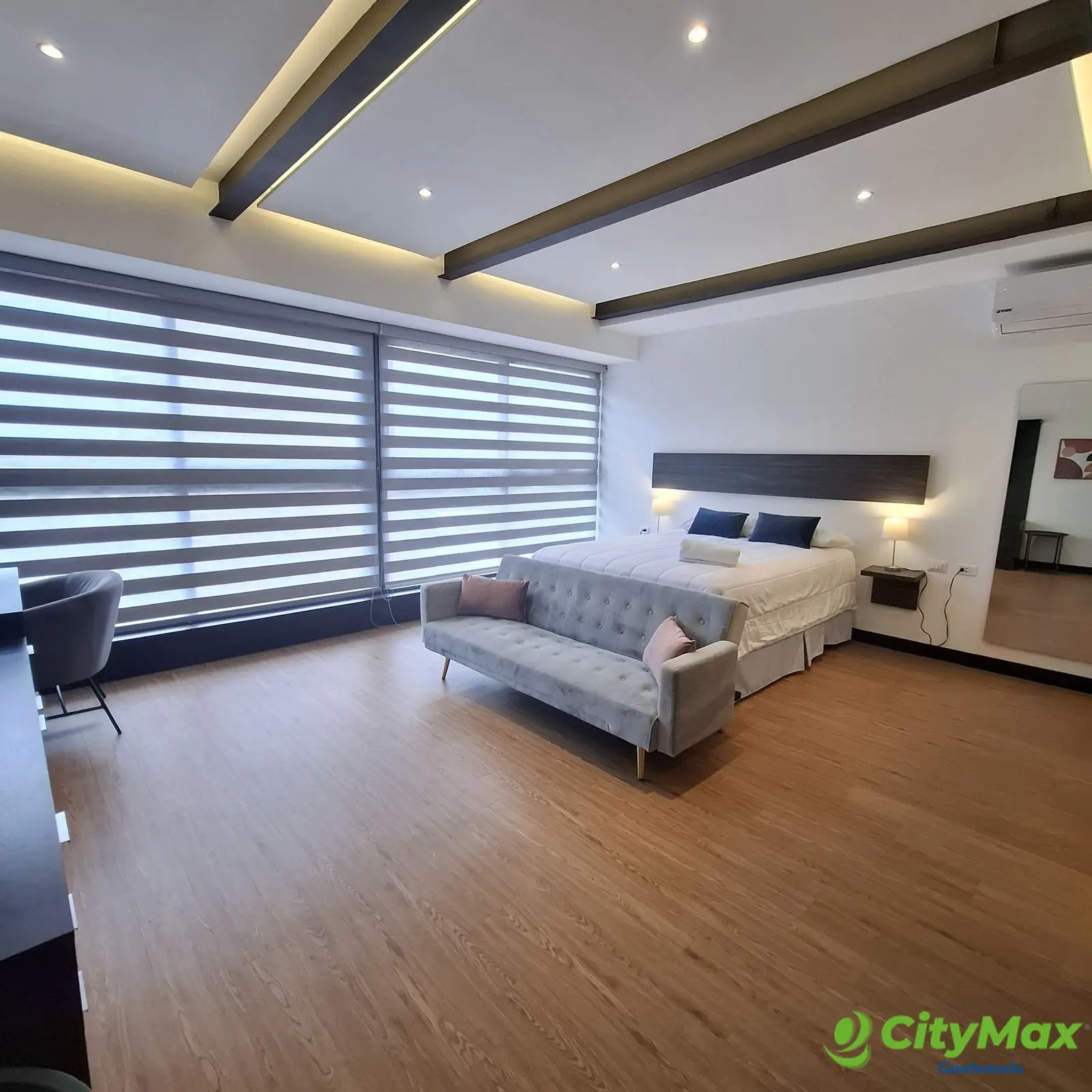 Apartamento- estudio amueblado en alquiler en Zona 10  - foto 2