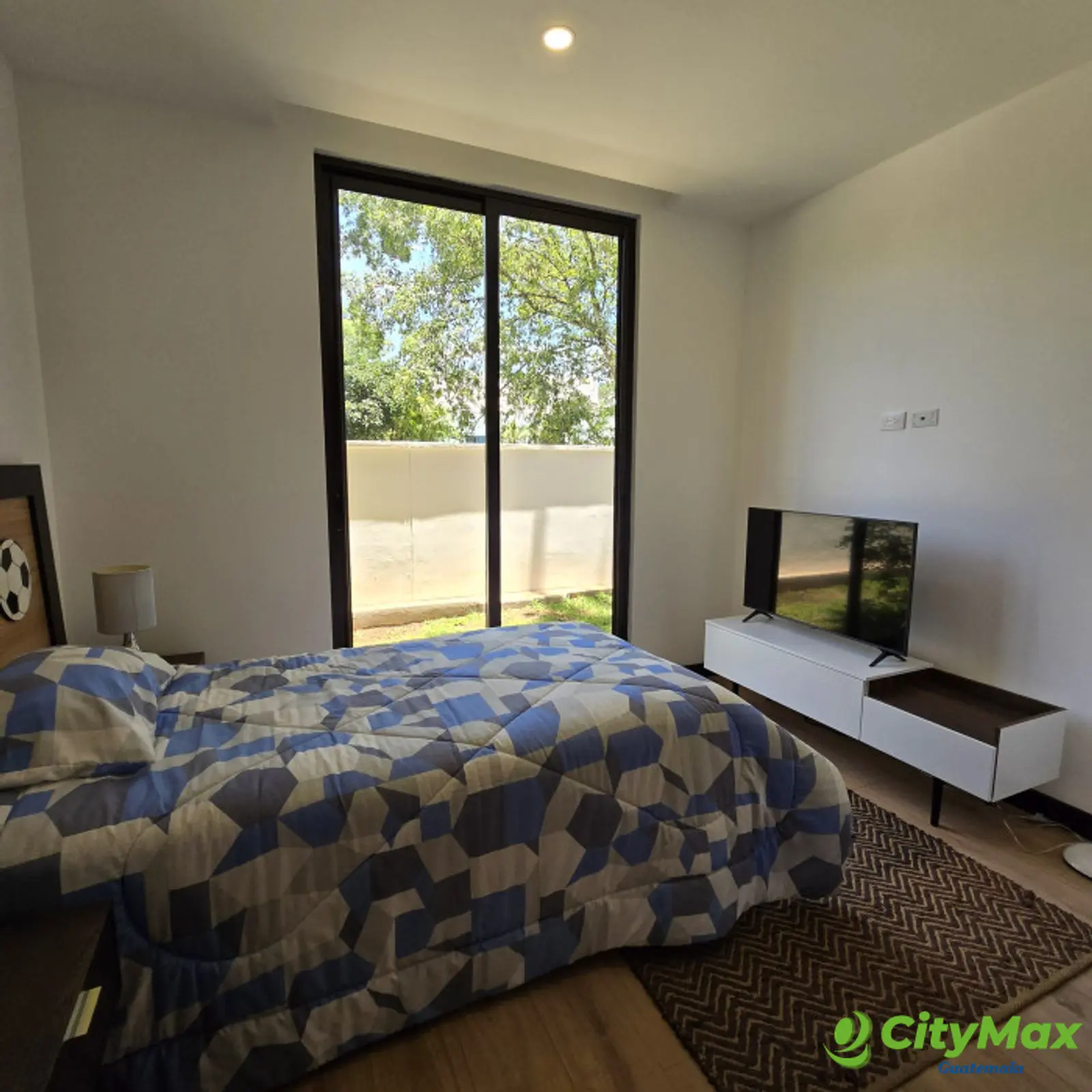 Apartamento en Venta con Jardín en Zona 15 - foto 9