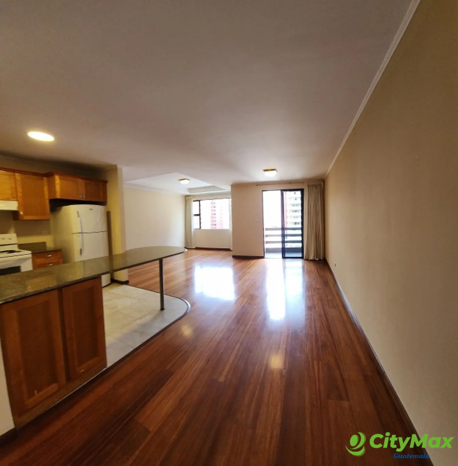 En Alquiler Apartamento con 152.00m2 en Zona 10 - 20221128_110250.jpg
