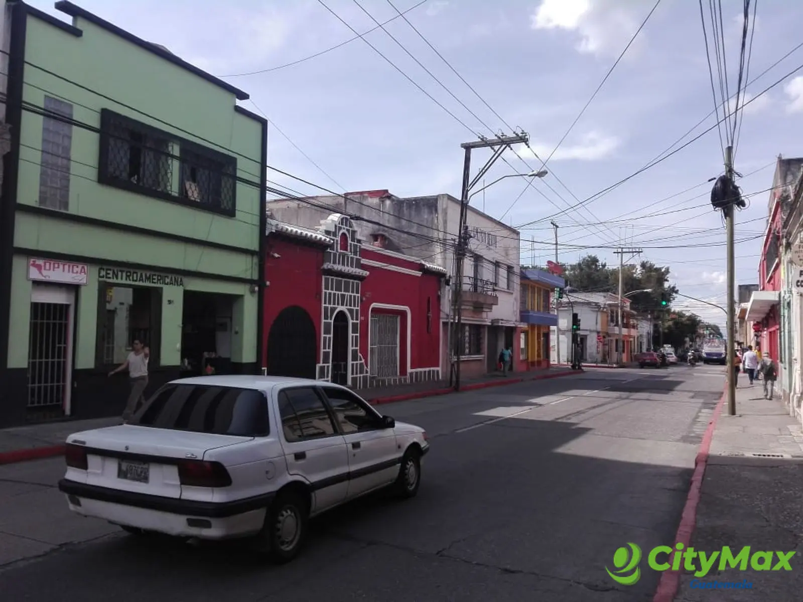 Local comercial en renta en zona 1 en la 3 Avenida - foto 3