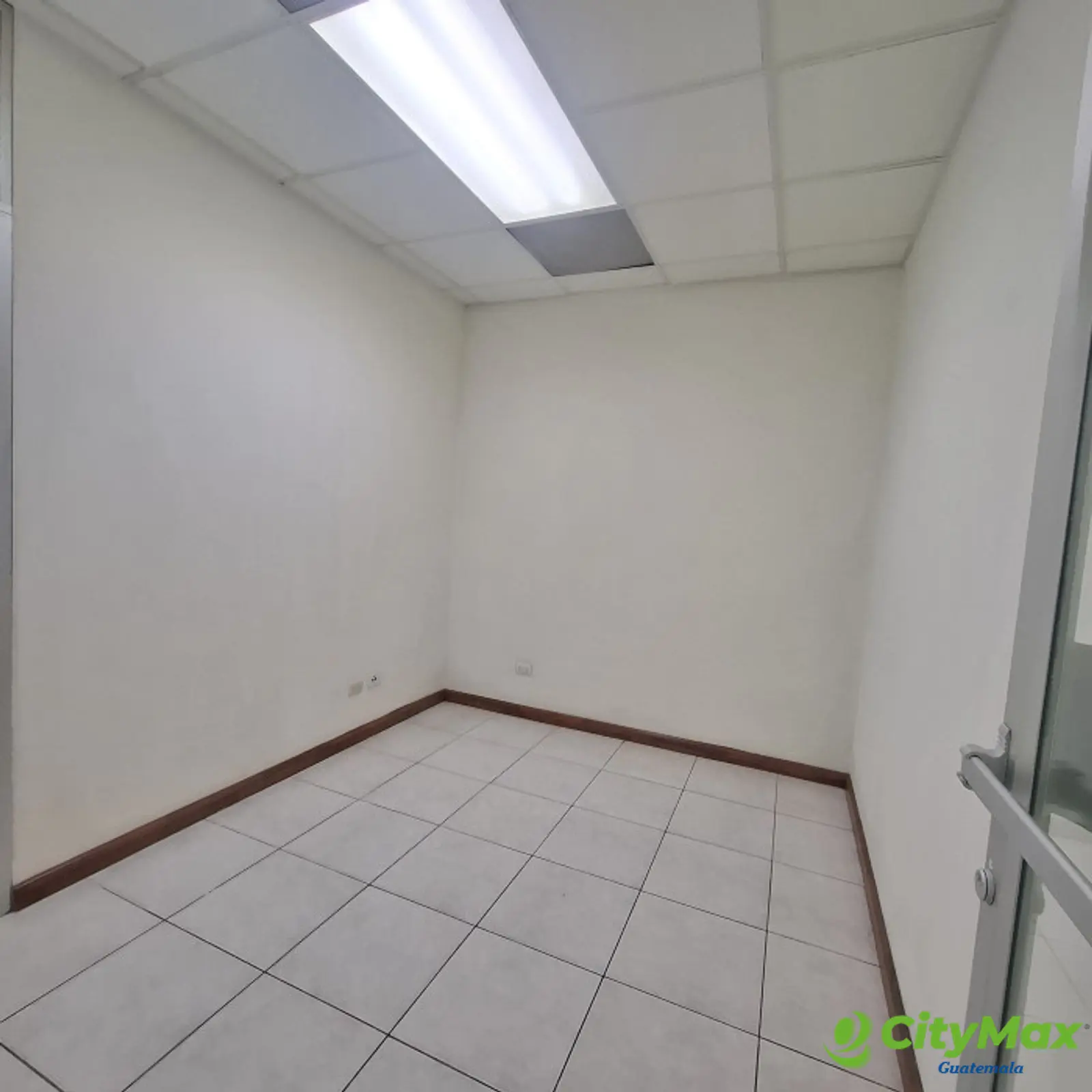 Oficina en renta en Zona Pradera zona 10 Guatemala - foto 11