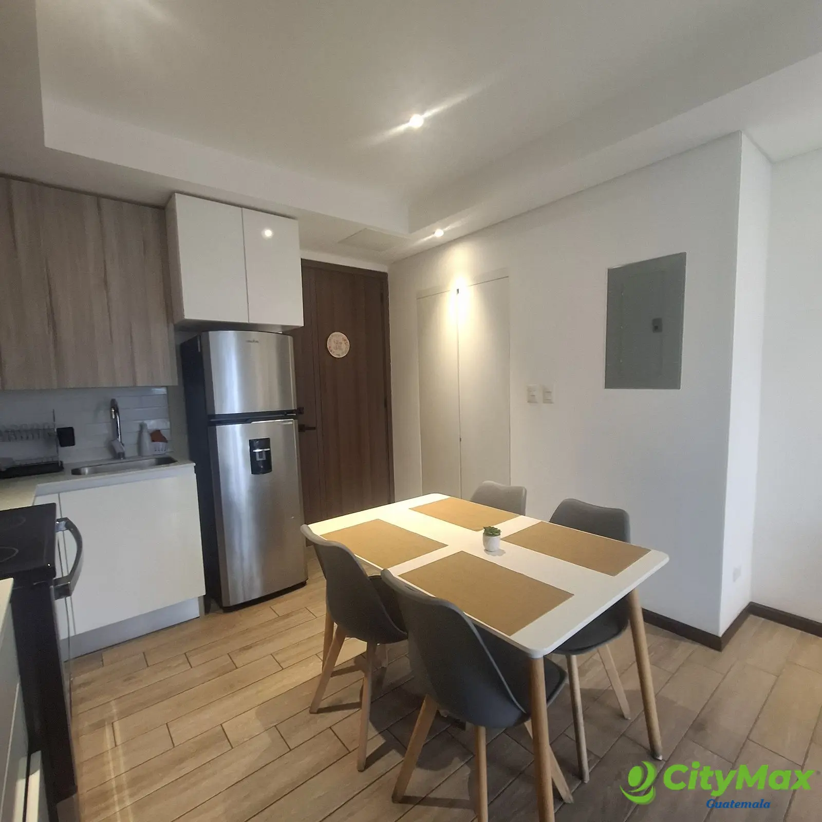 Apartartamento Amueblado en Venta en Zona 13 - foto 2