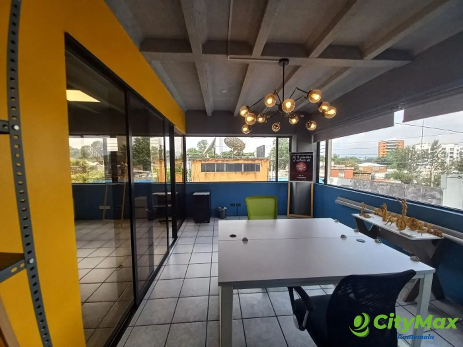 En Venta oficina en Plaza Buró zona 10 Guatemala - foto 3