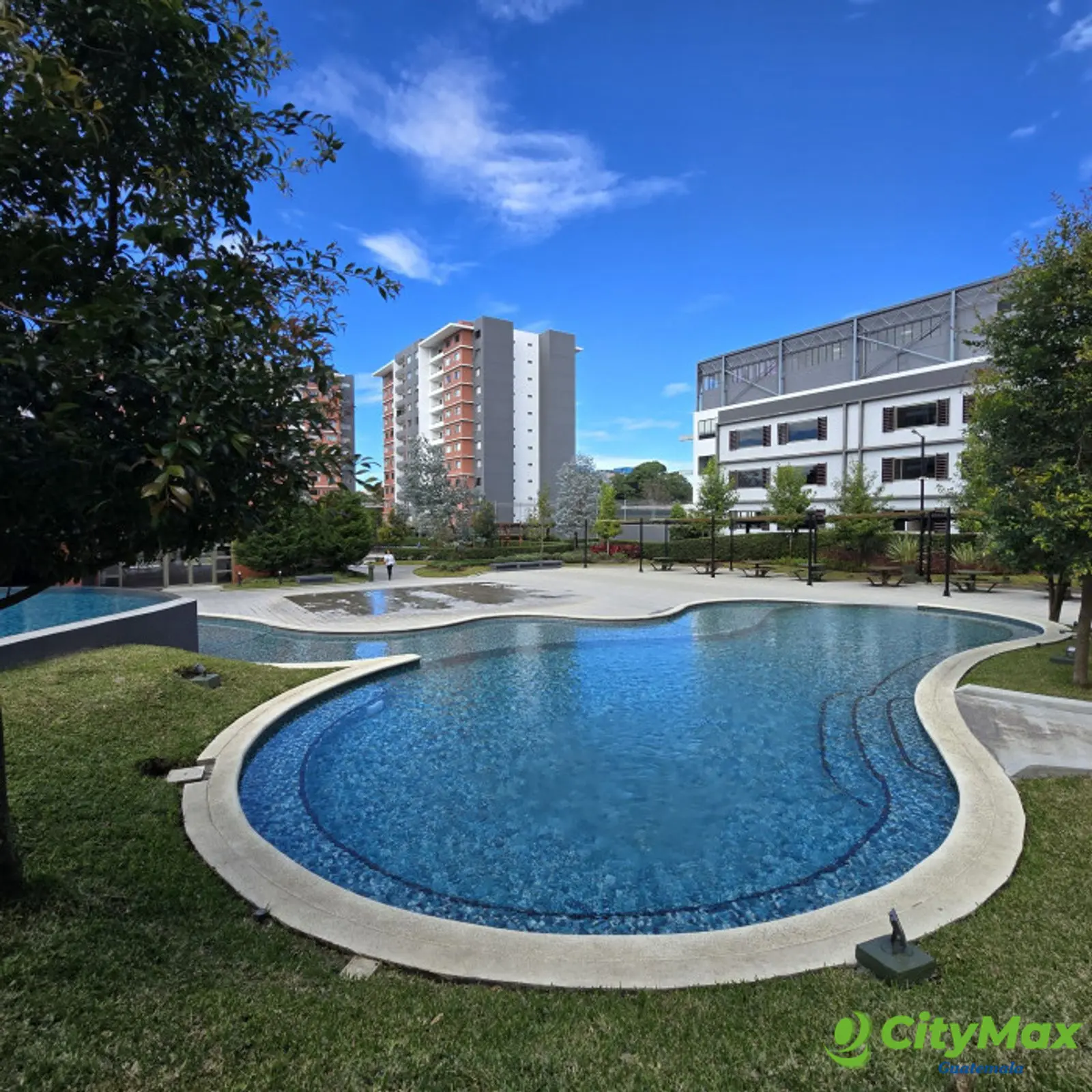 Apartamento con habitación servicio en Venta Zona 14 - foto 3