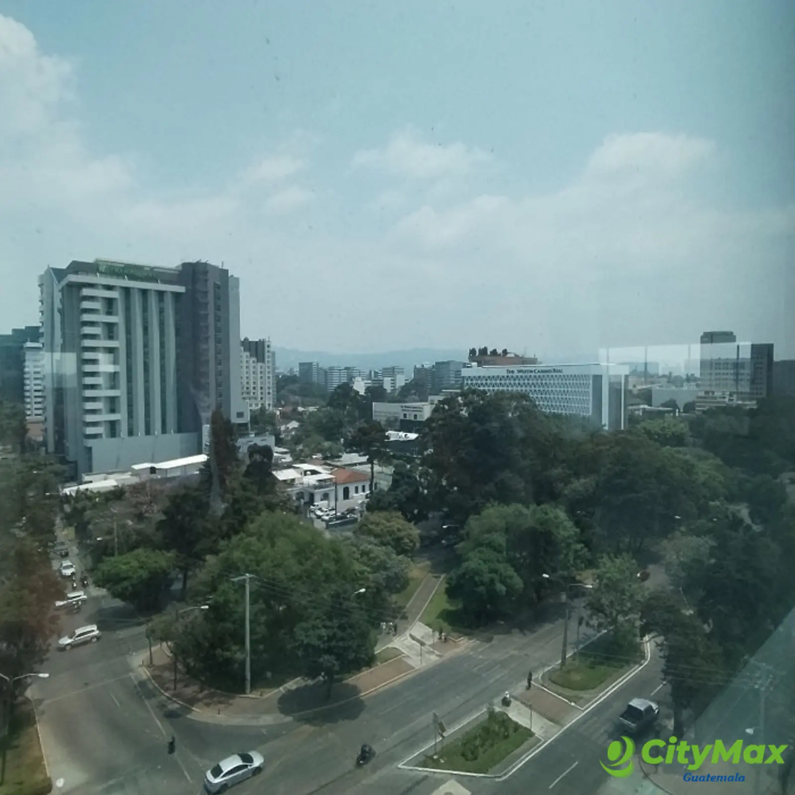 Oficina en renta en Ave. Reforma zona 9 Guatemala - foto 3