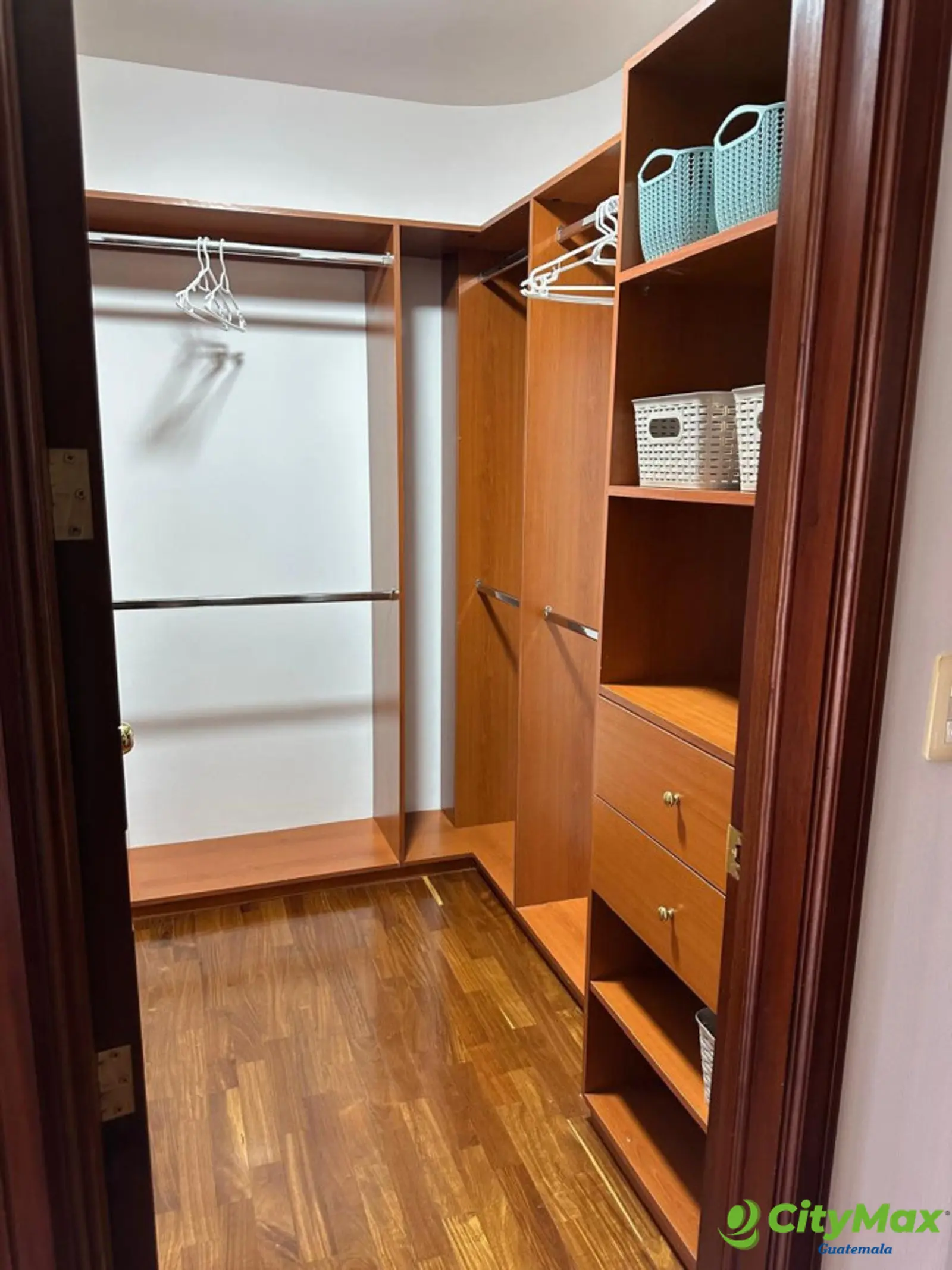 Apartamento amueblado cerca de La Estacion Zona 10 - foto 13