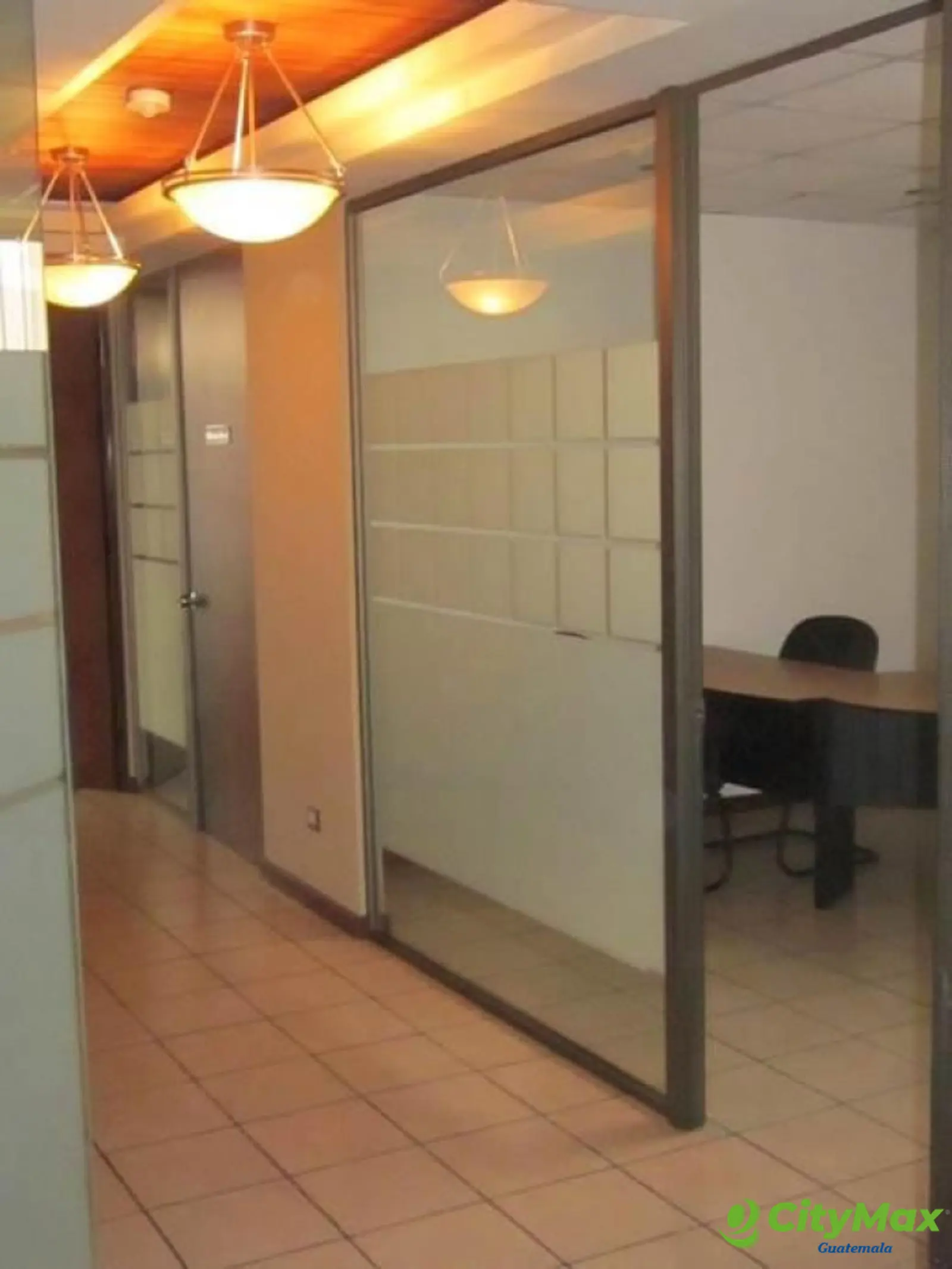En Venta oficina construcción en zona 9 Reforma - foto 5
