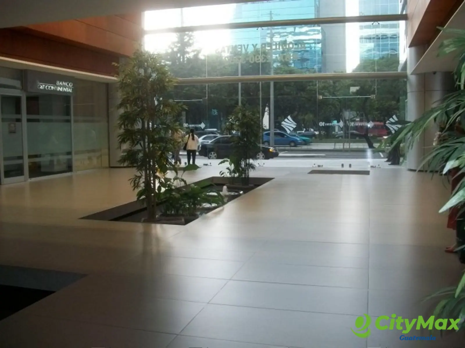 Renta de oficina en Las Américas zona 13 - foto 4