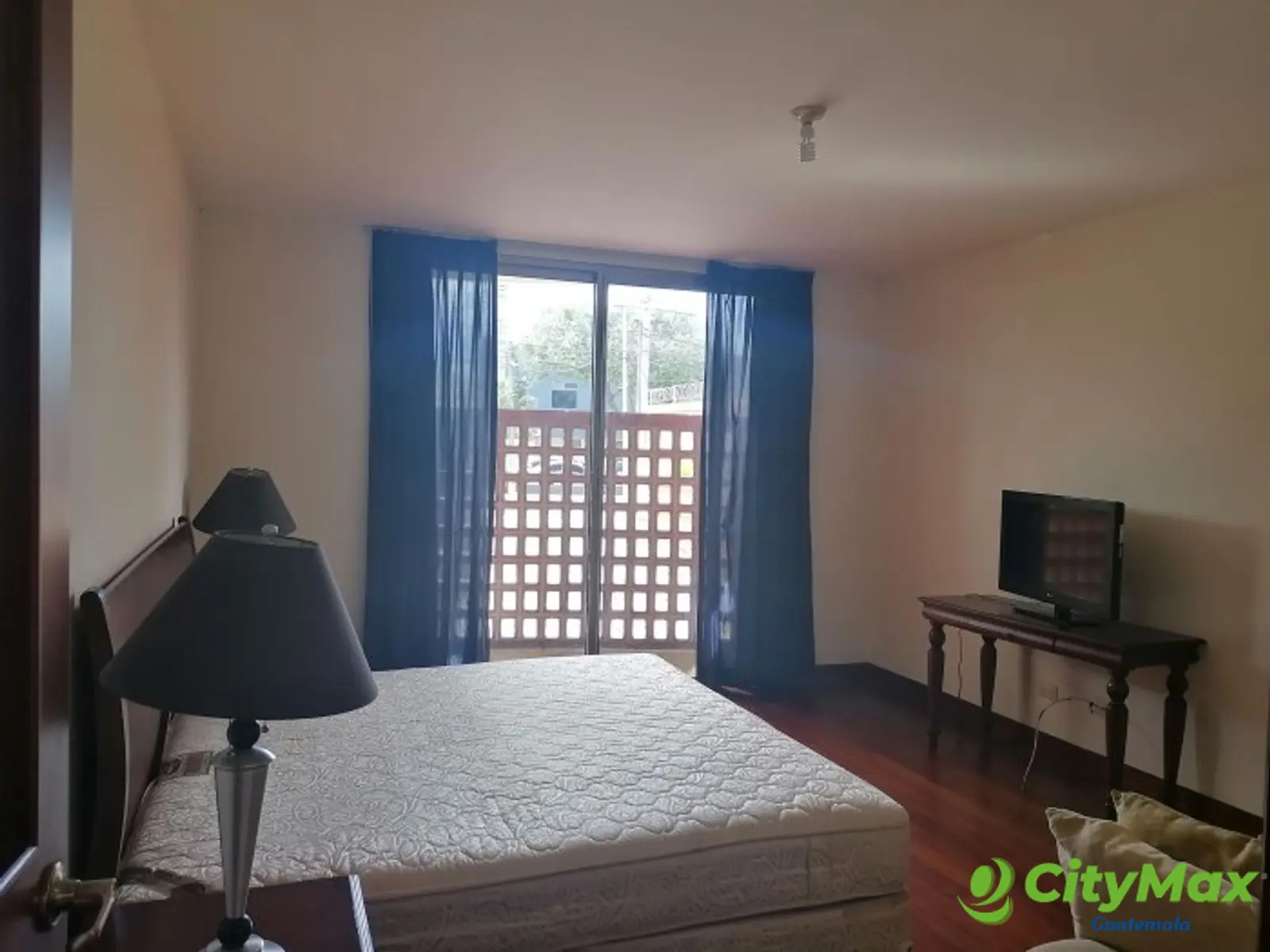 En venta apartamento con muebles rentado en zona 14 - foto 11