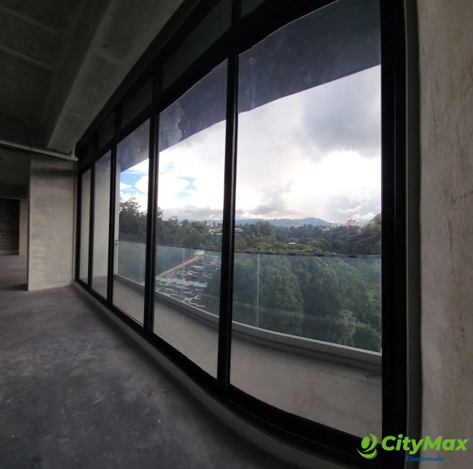 Oficina en Renta en de 305 mts2 Zona 15 Edificio Spazio - foto 9