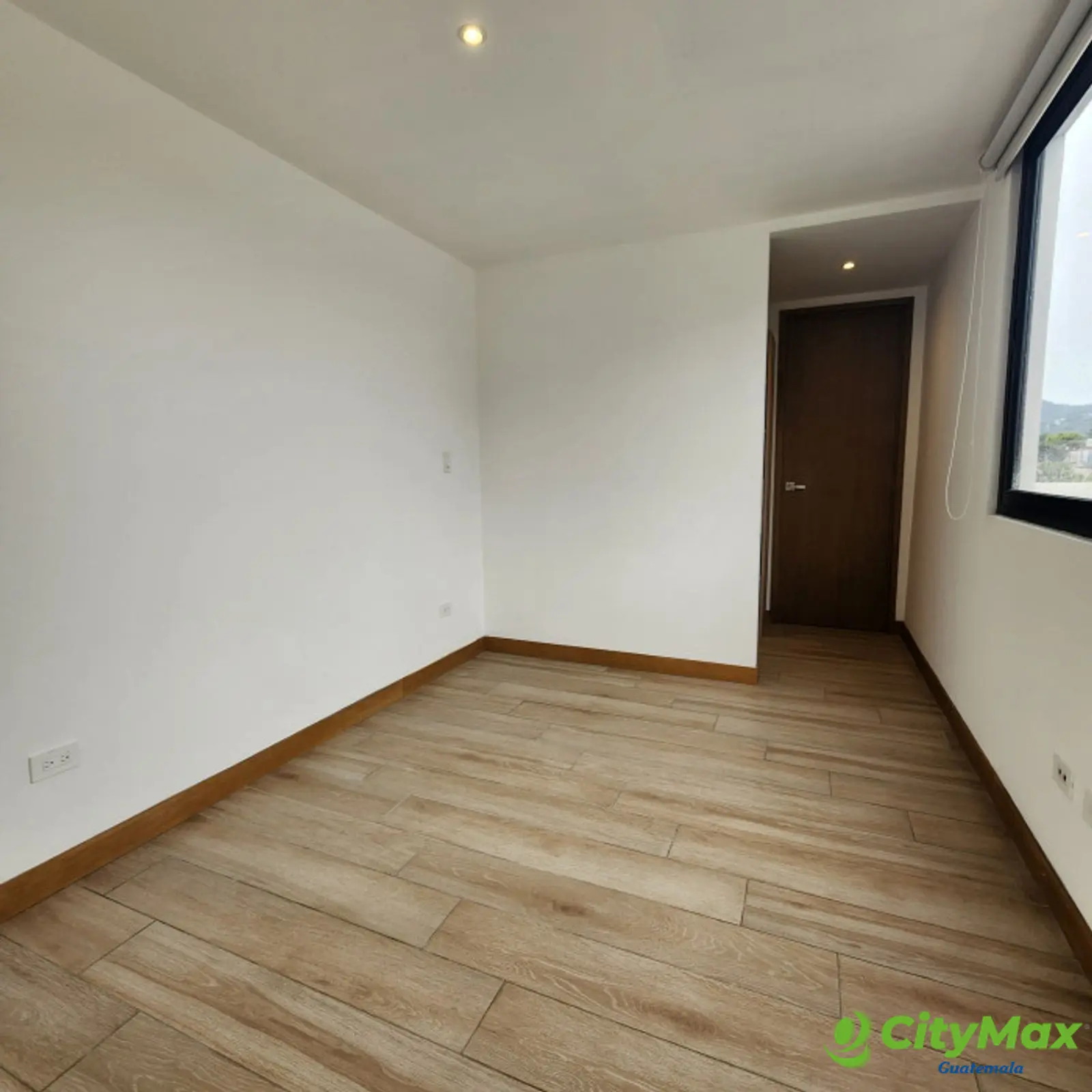Apartamento en venta en la zona 14 la Villa  - foto 13