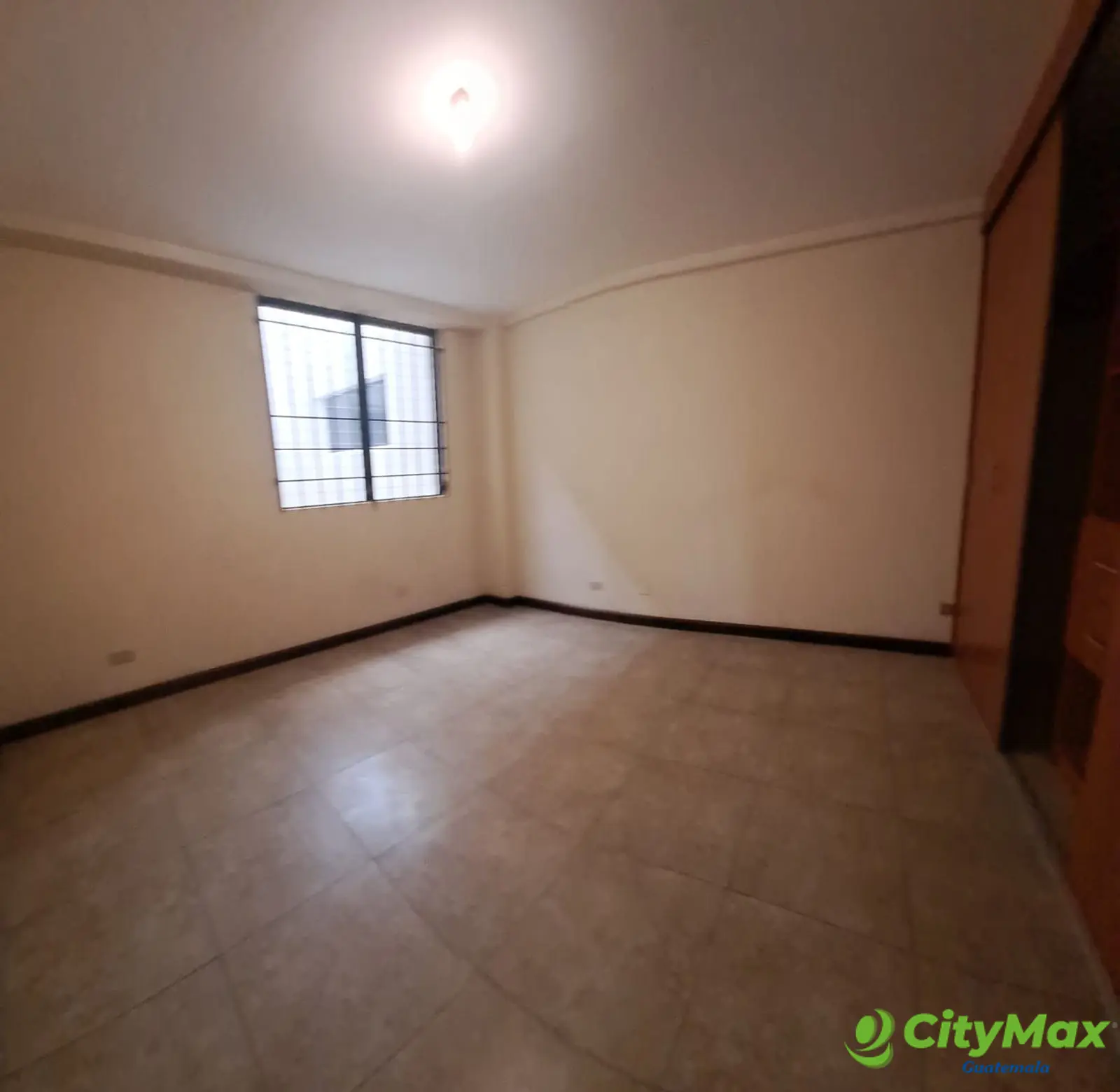 En alquiler Apartamento con 125.00m2 en Zona 10 - foto 4