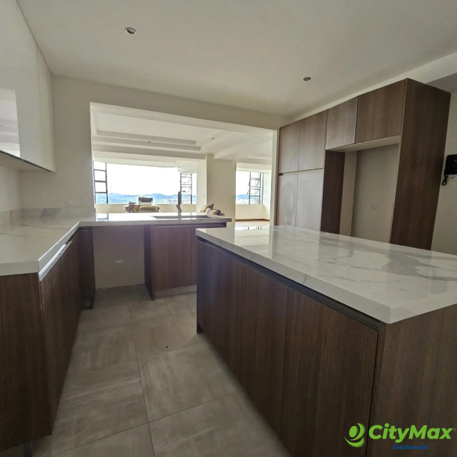 En Venta Apartamento en Zona 10 cercano a Oackland Z 10 - foto 12