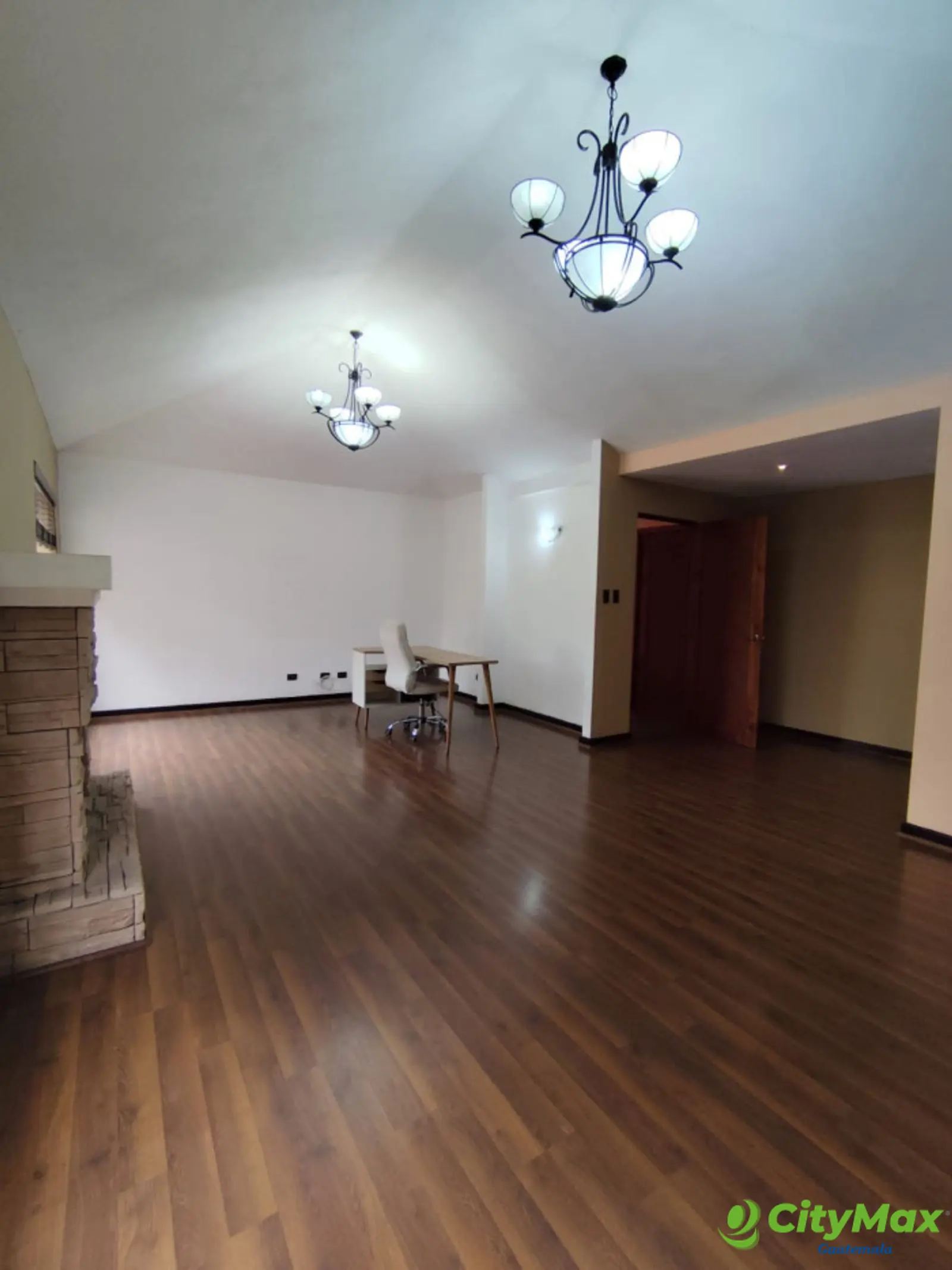 Casa en Renta en Bulevar San Cristóbal Zona 8 de Mixco - foto 24