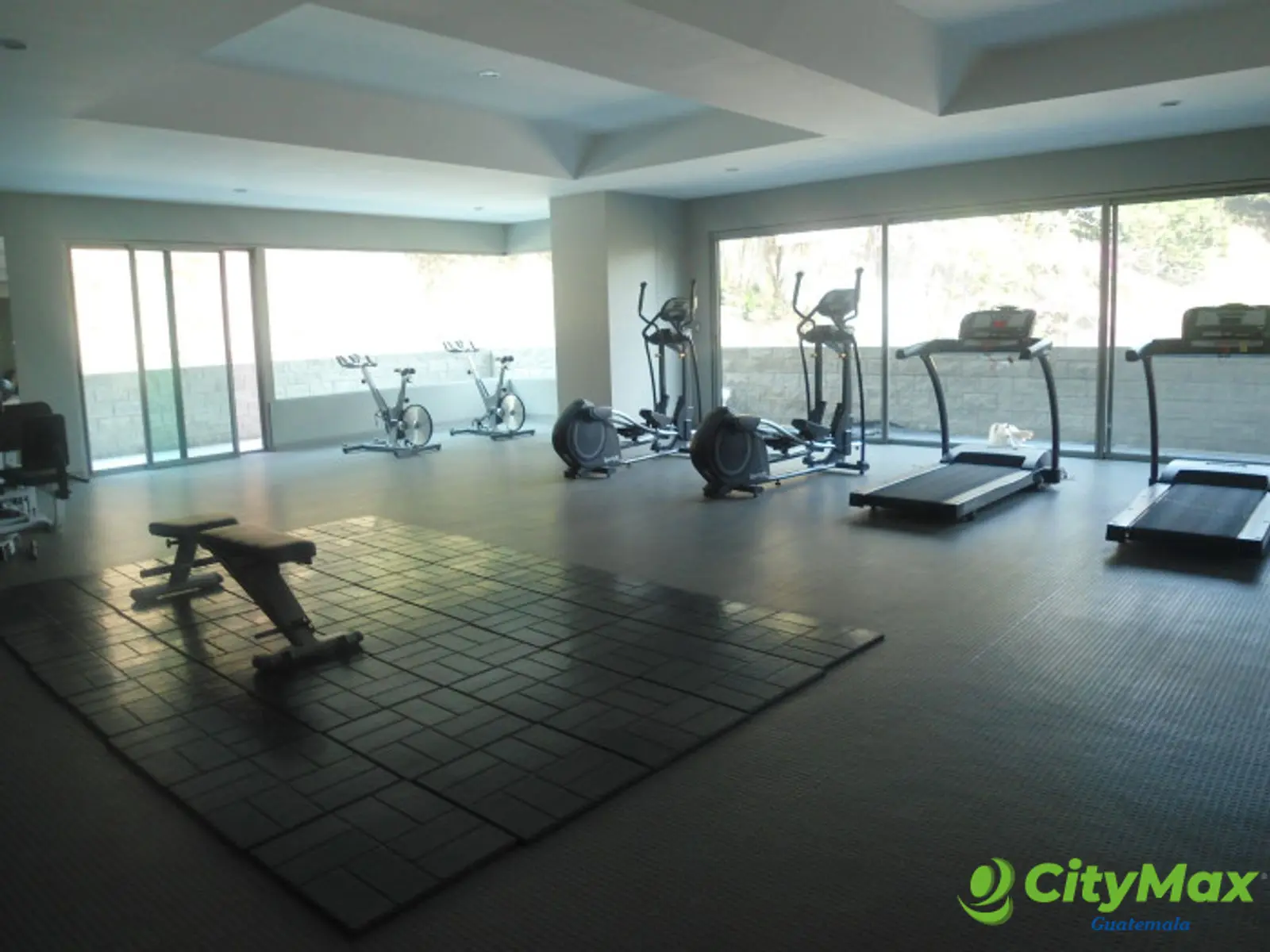 En Renta Apartamento residencial en Zona 10 - foto 7
