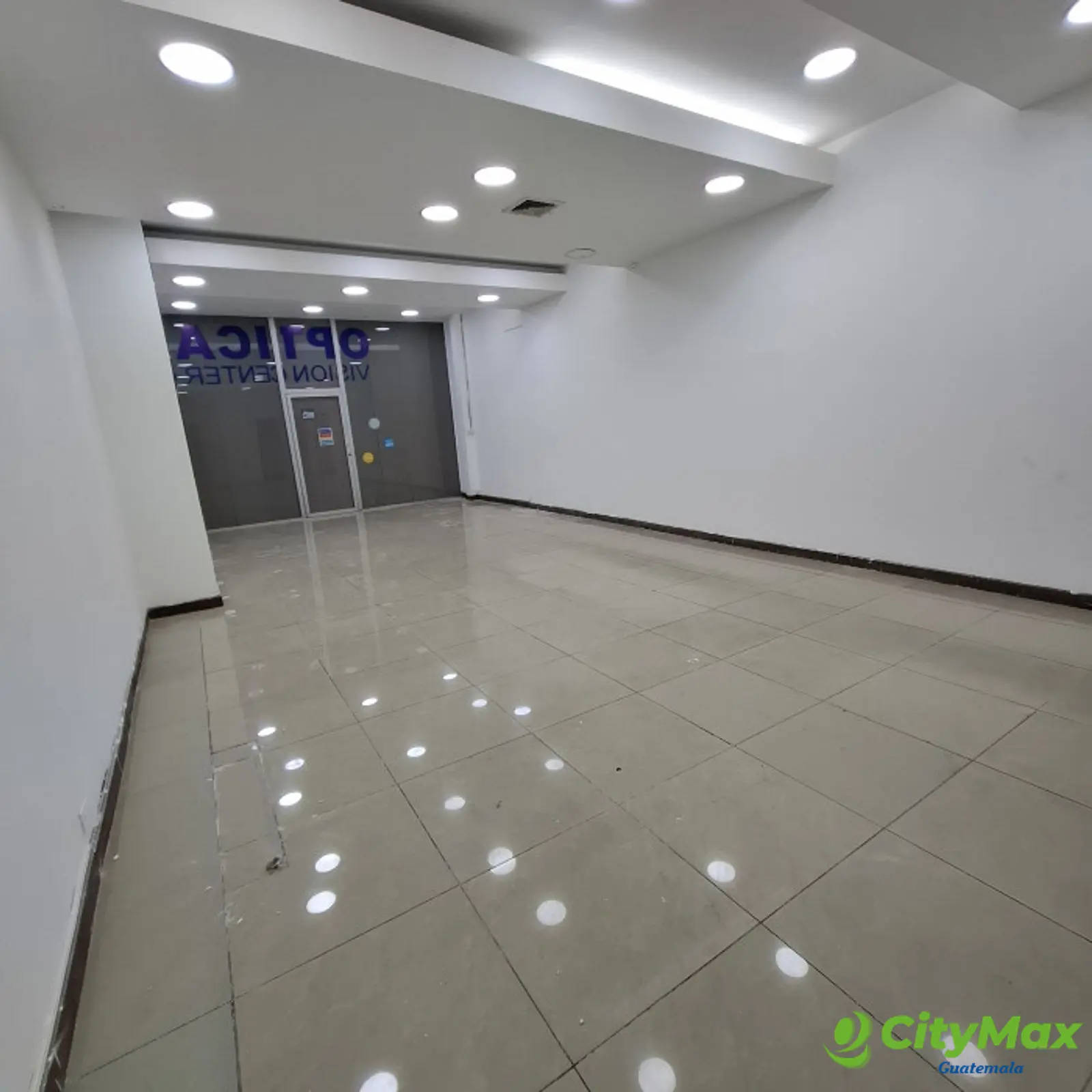 Local en renta en Centro Comercial La Pradera Zona 10 - foto 4