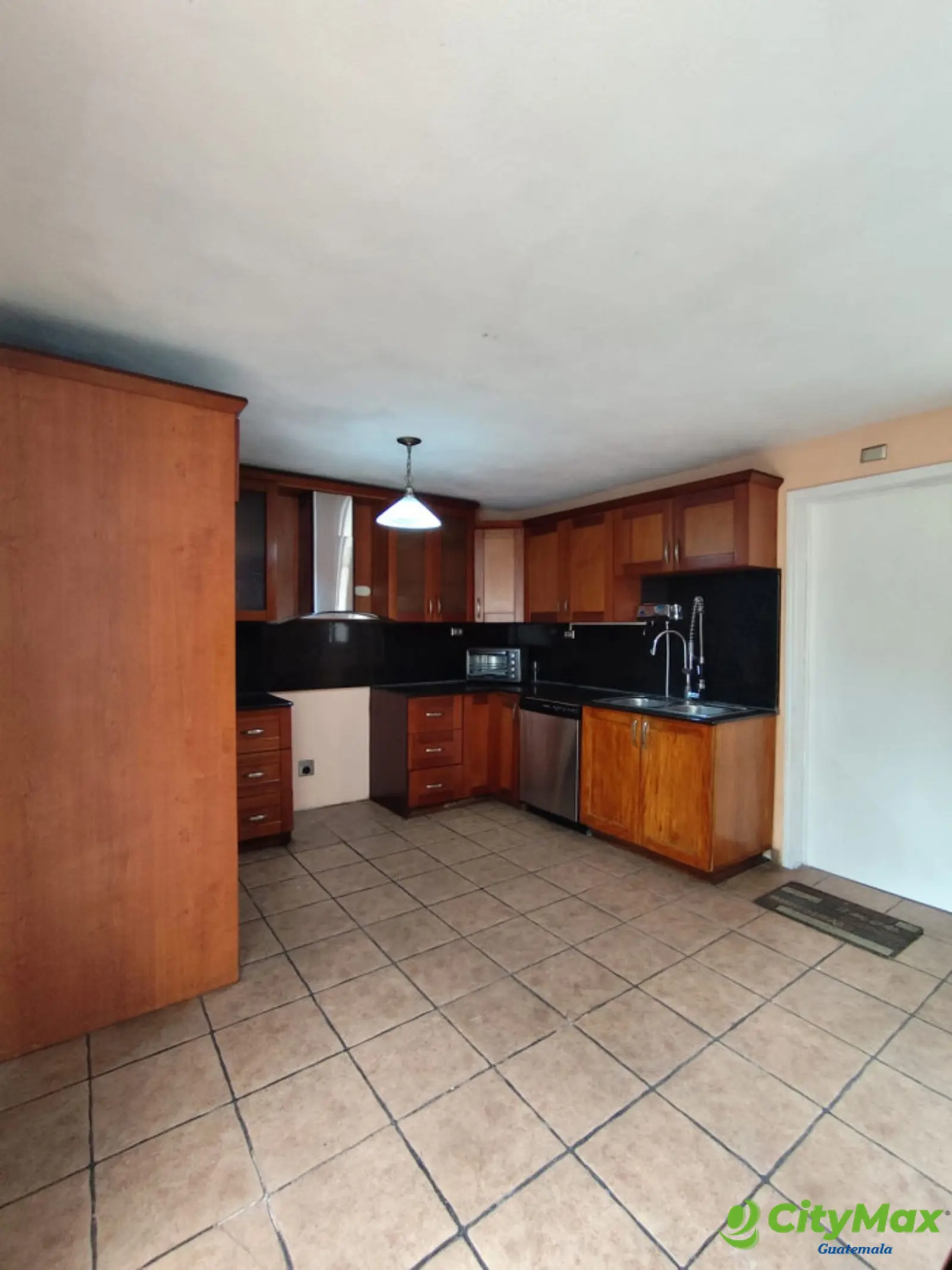 Casa en Renta en Bulevar San Cristóbal Zona 8 de Mixco - foto 7