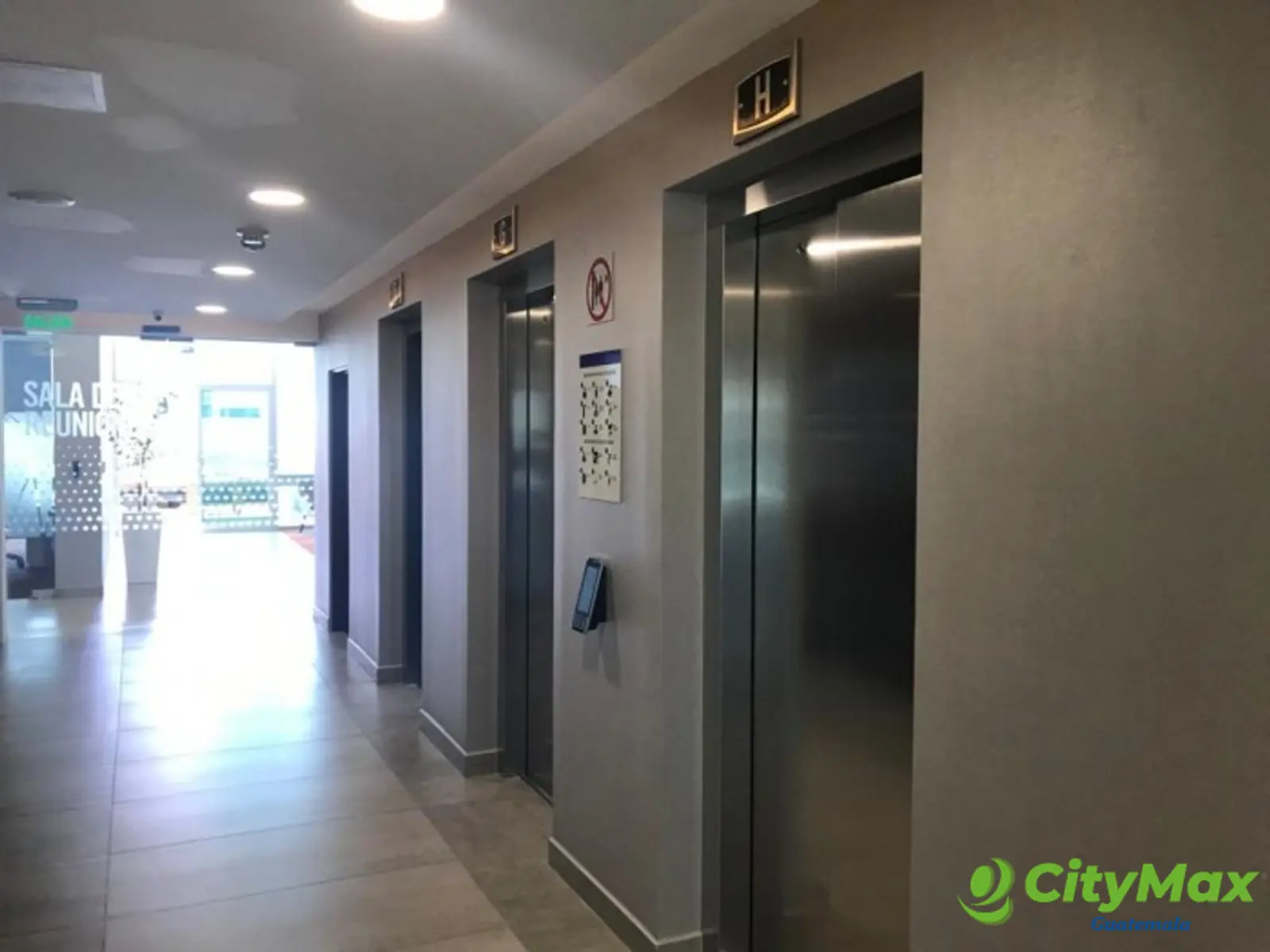 Oficina Renta o Venta Edificio Insigne Z.15 Guatemala - foto 3