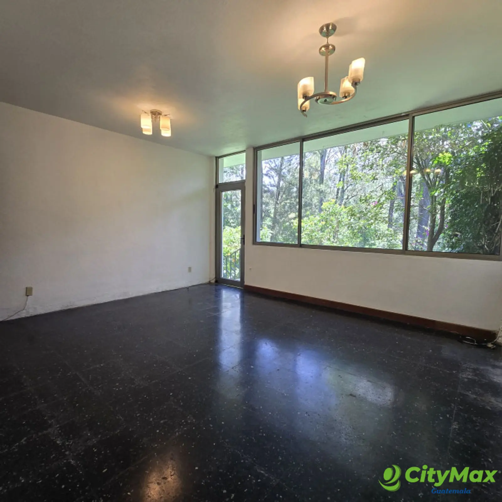 En Renta Casa en Zona 15 ideal para oficinas !! - foto 4