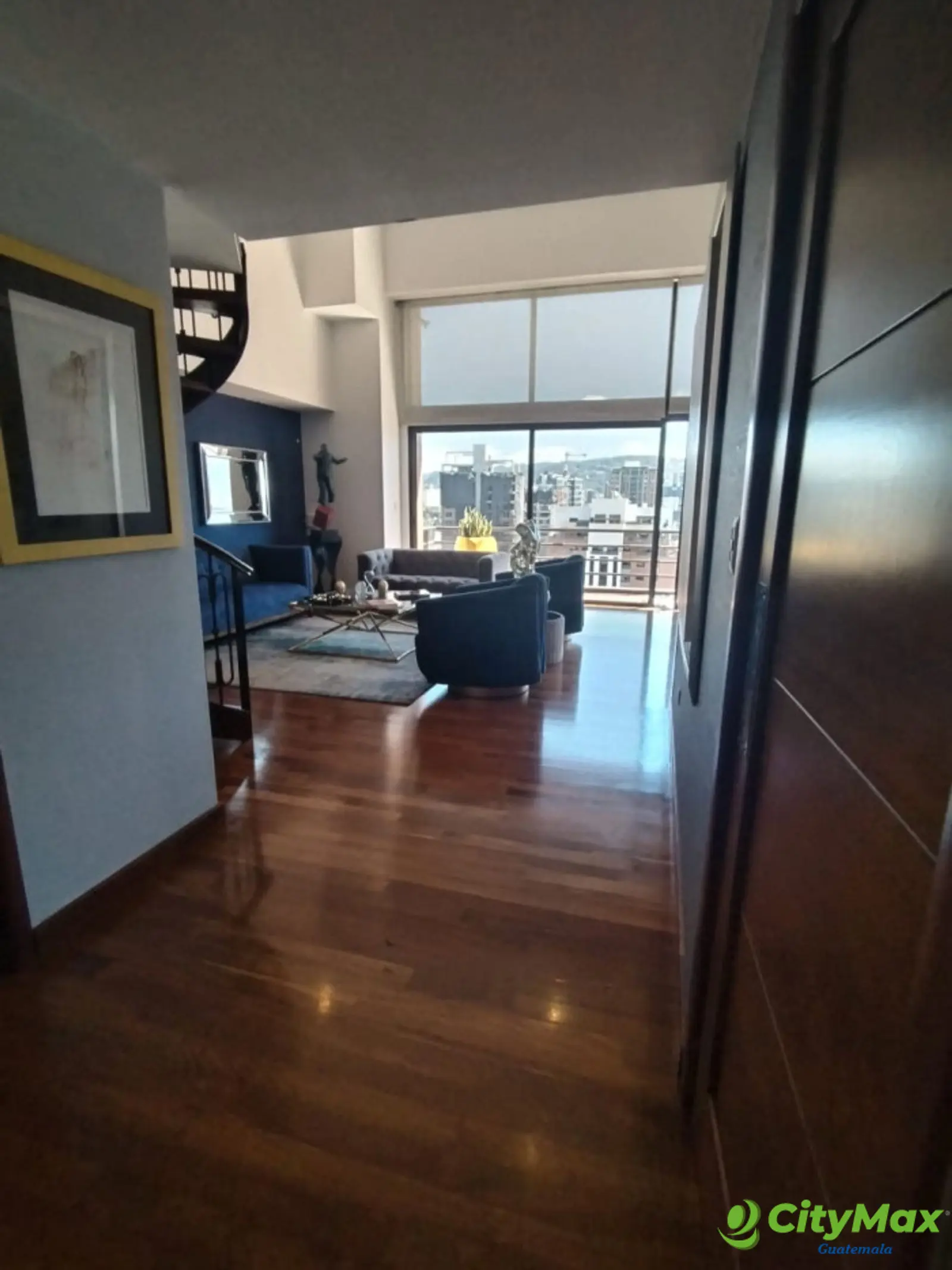 En venta Penthouse zona 10 Guatemala - foto 8