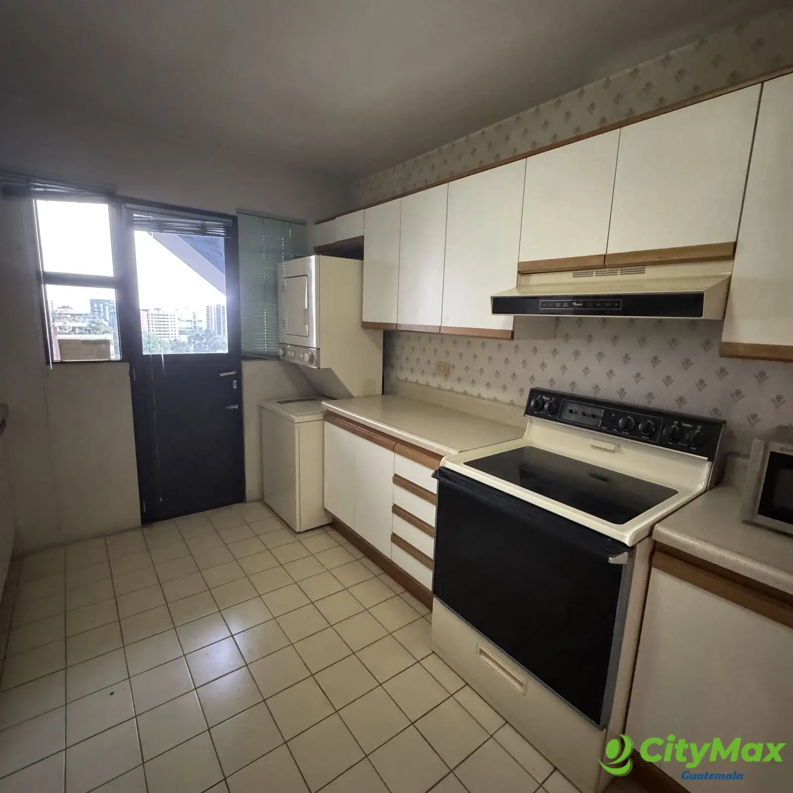Apartamento en Renta zona 14 Avenida Las Americas - foto 9