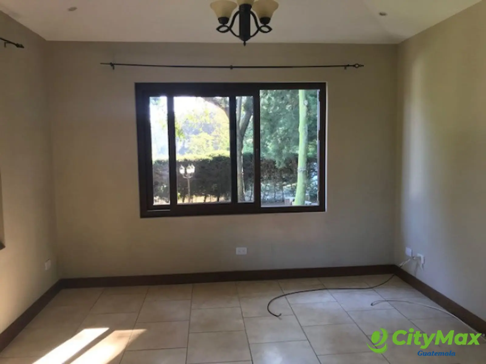 Casa en renta o venta Km 16.5 Fraijanes Guatemala - foto 2