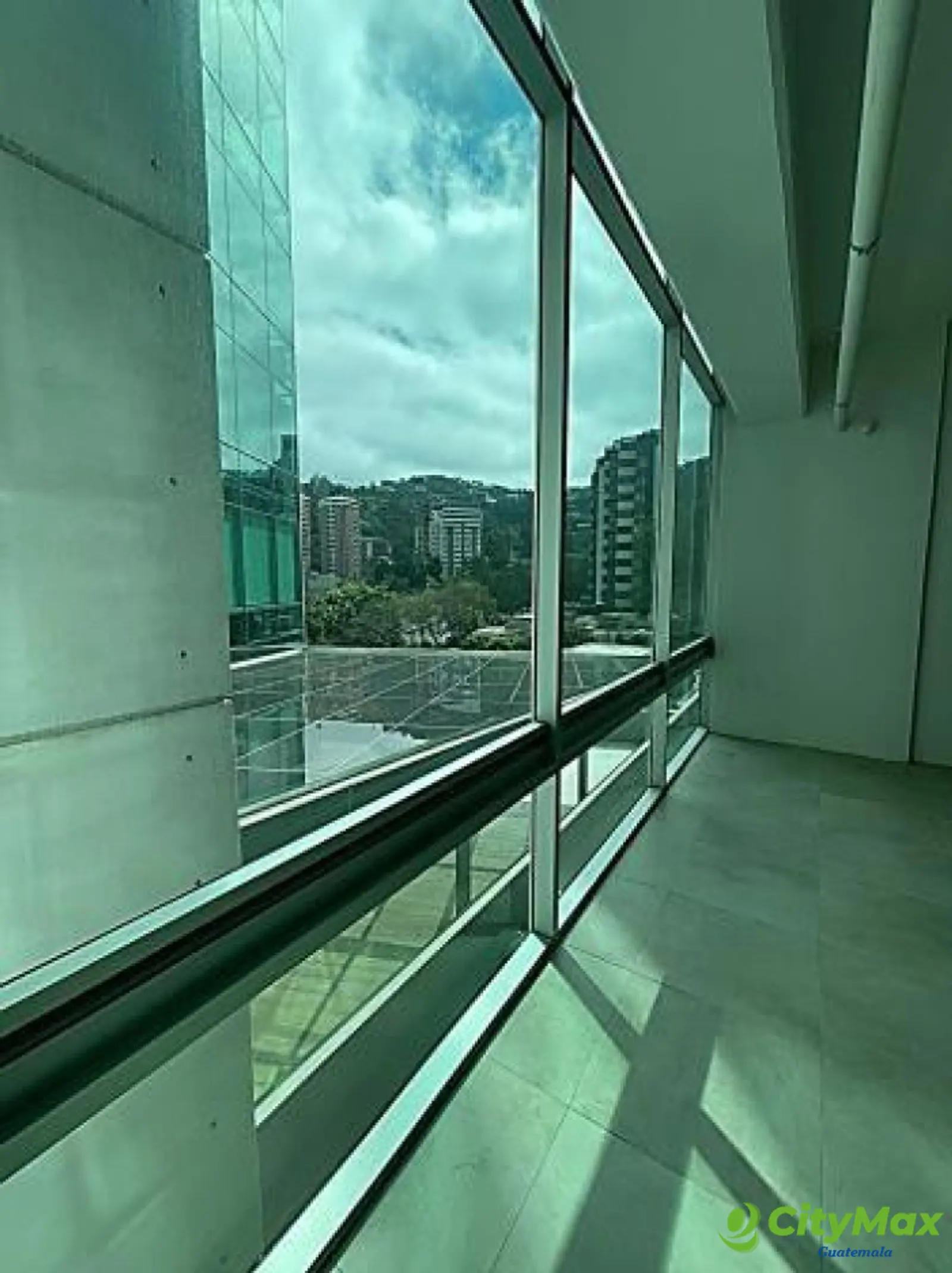 Oficina Nueva en venta en obra gris en zona 15 VH 2 - foto 2