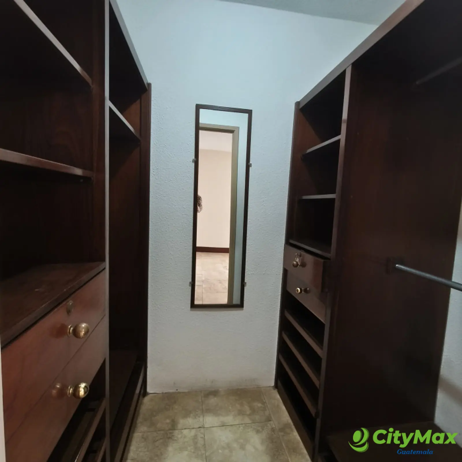 Amplio Apartamento en Renta en zona 10 - foto 10