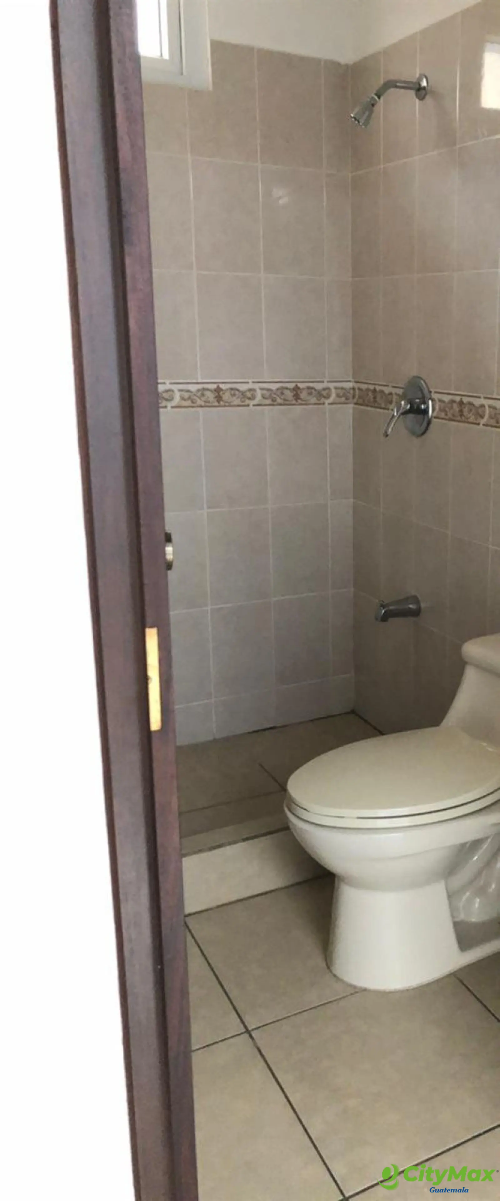 Casa en Condominio en Renta en Fraijanes Guatemala - baño habitaciones secundarias