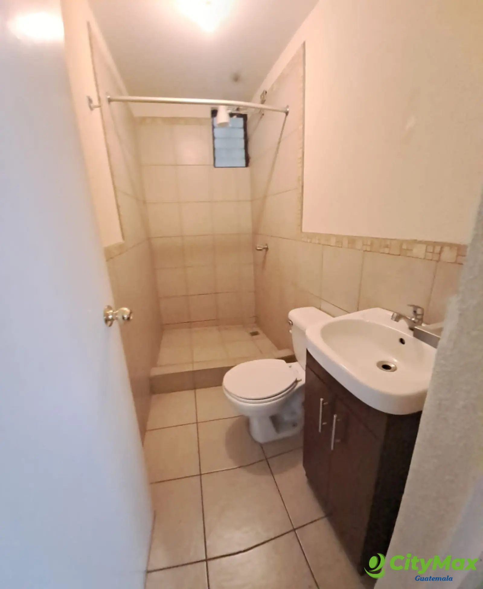 En alquiler Apartamento con 125.00m2 en Zona 10 - foto 5