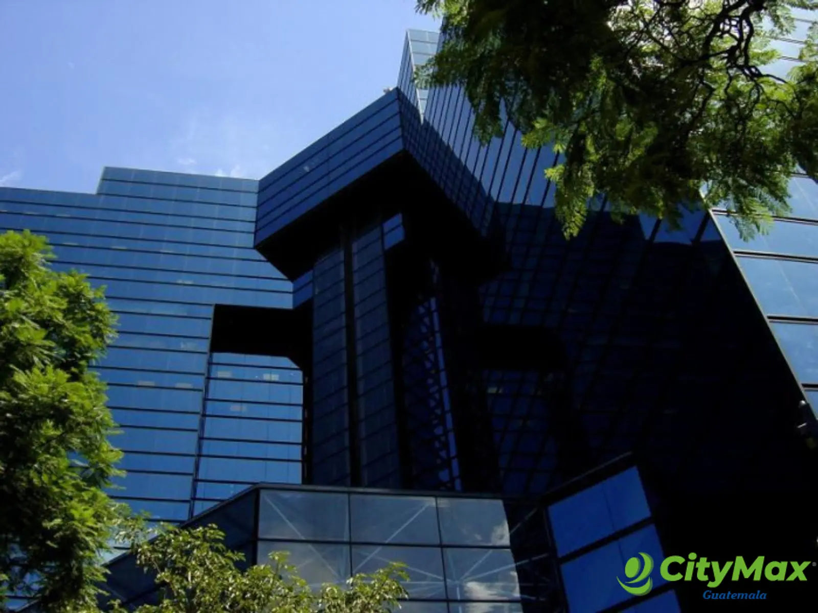 Alquiler Oficina en Zona 10 Edificio  Atlantis  - foto 4
