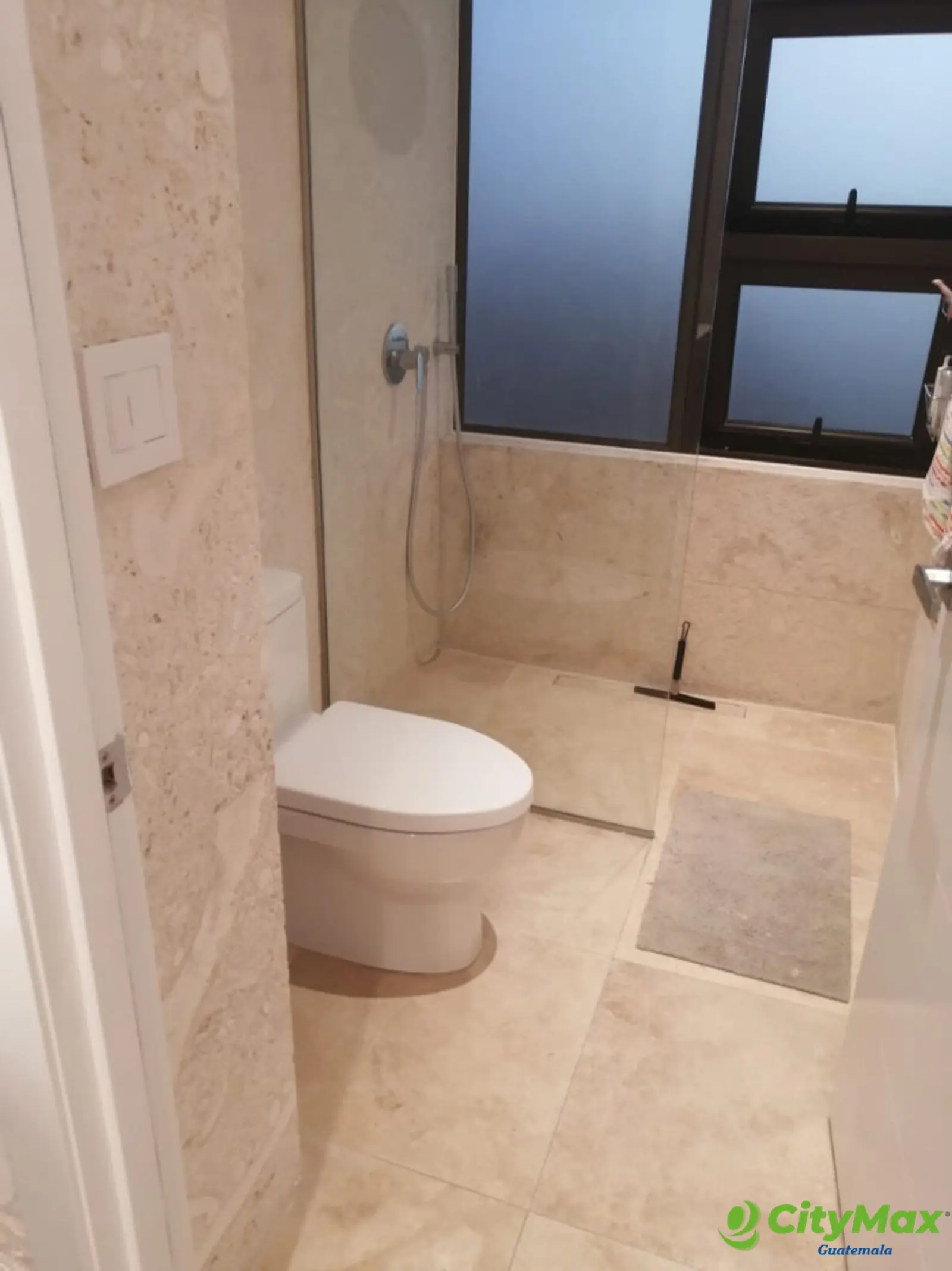 Pent House amueblado en venta lindas vistas zona 15  - foto 29