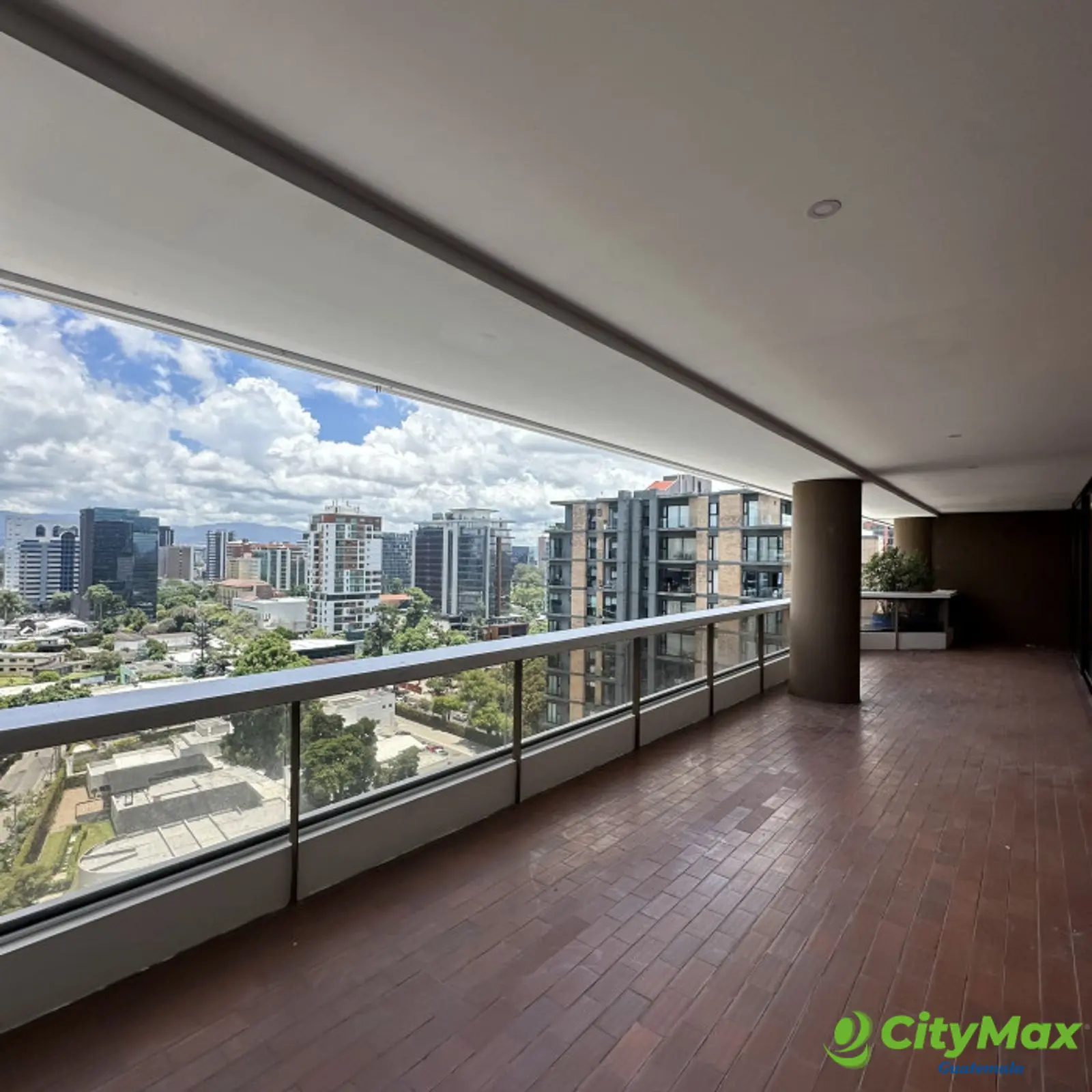 Apartamento en venta Tiffany Zona 10 - foto 3