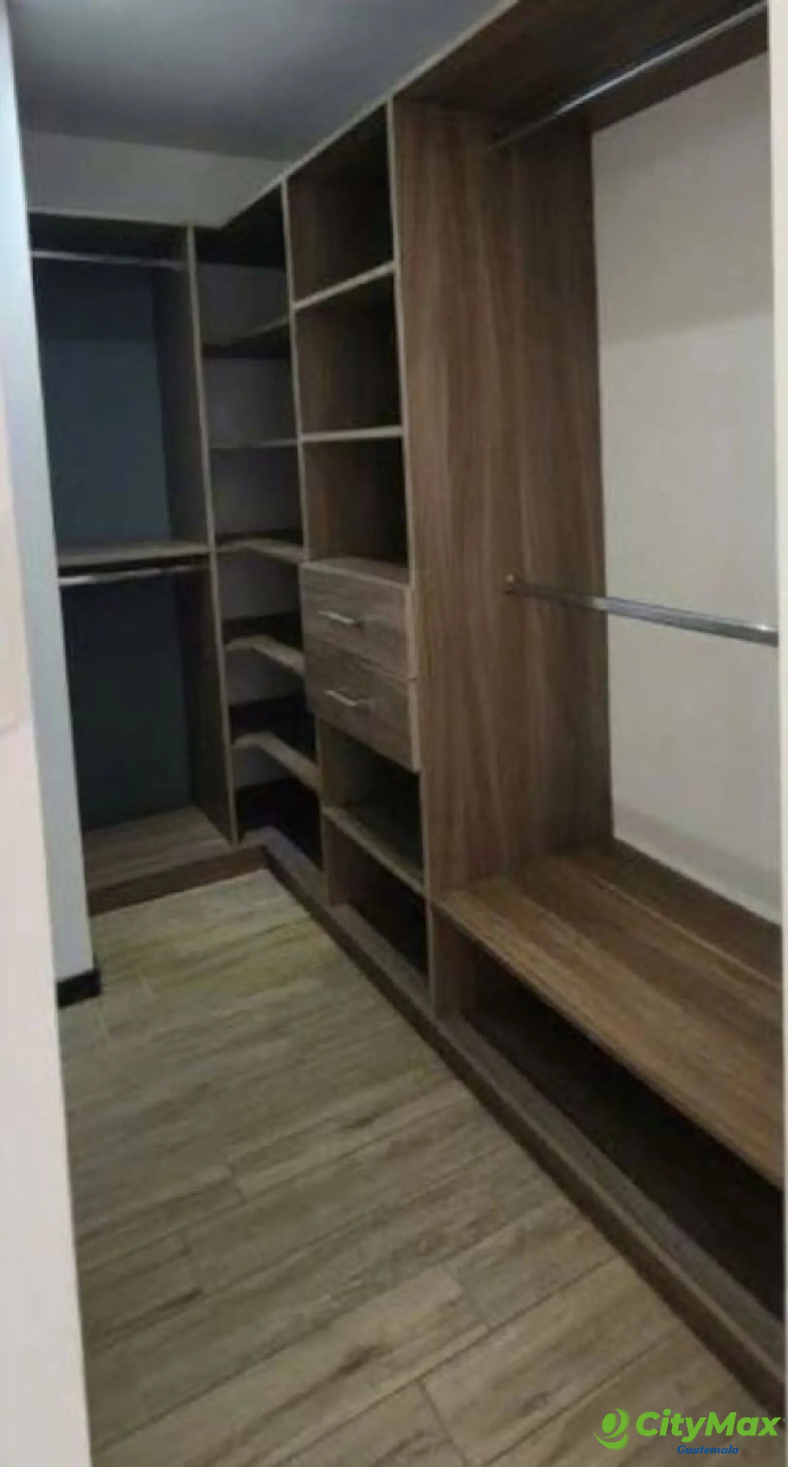 Apartamento amueblado en renta zona 13 - foto 7