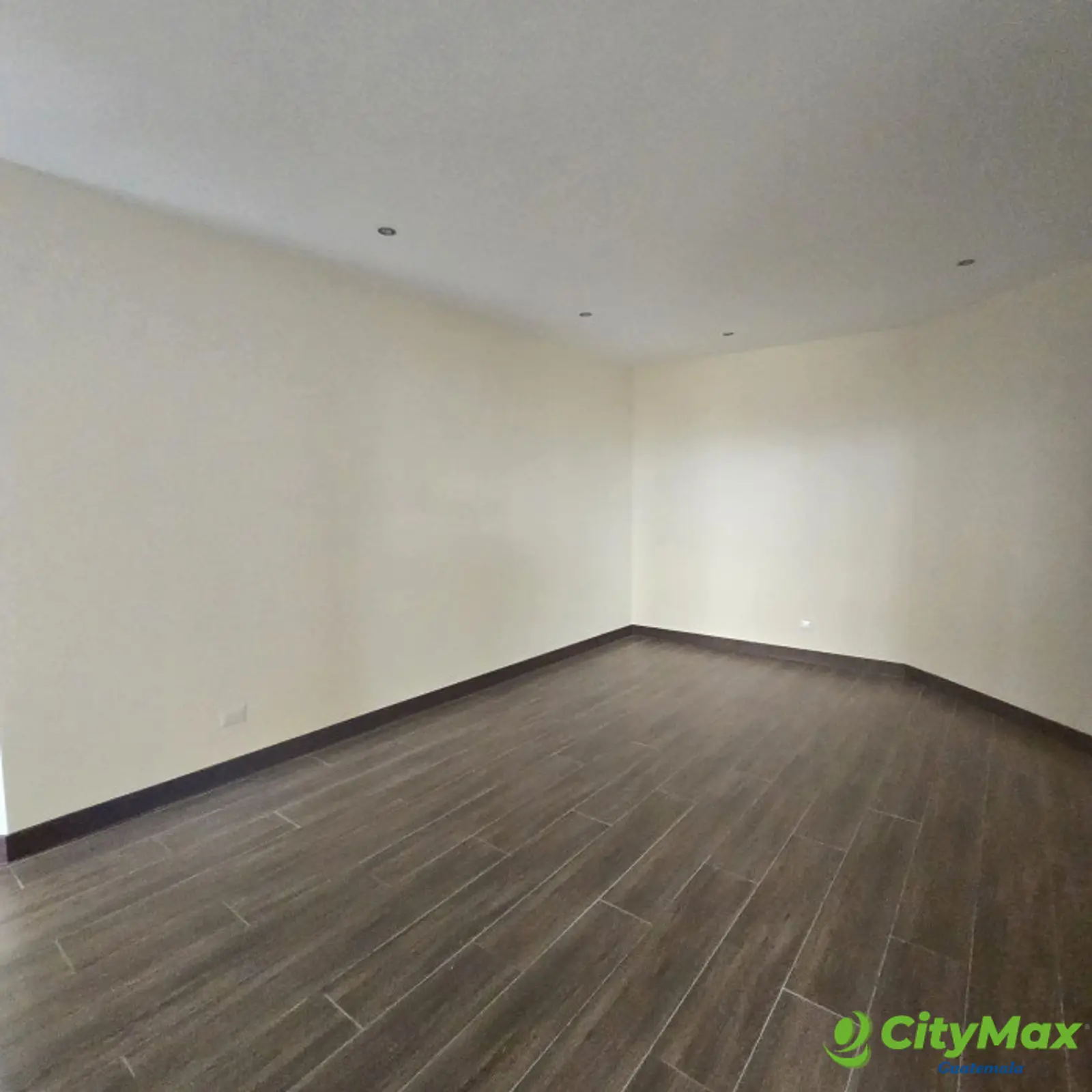 En Venta Apartamento en Zona 10 REMODELADO  - foto 10