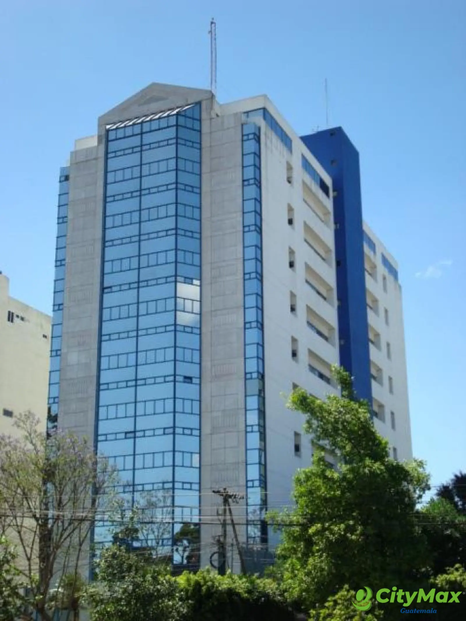 En Venta oficina construcción en zona 9 Reforma - foto 8