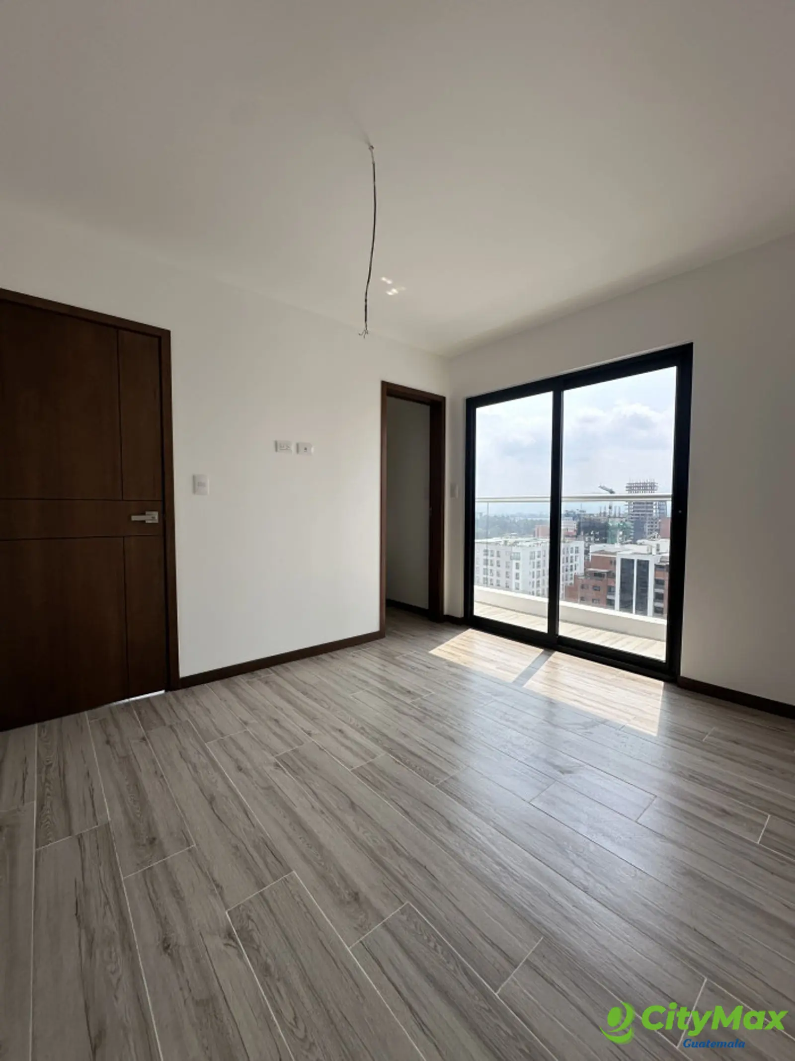 Apartamento Nuevo En Nivel Alto en Venta en Zona 10  - foto 9