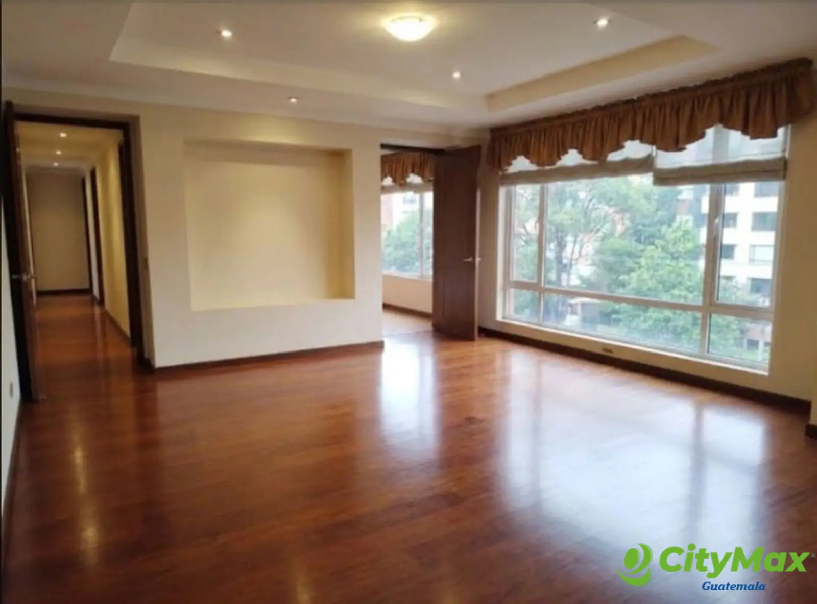 Apartamento en venta zona 10 con 3 habitaciones - foto 2