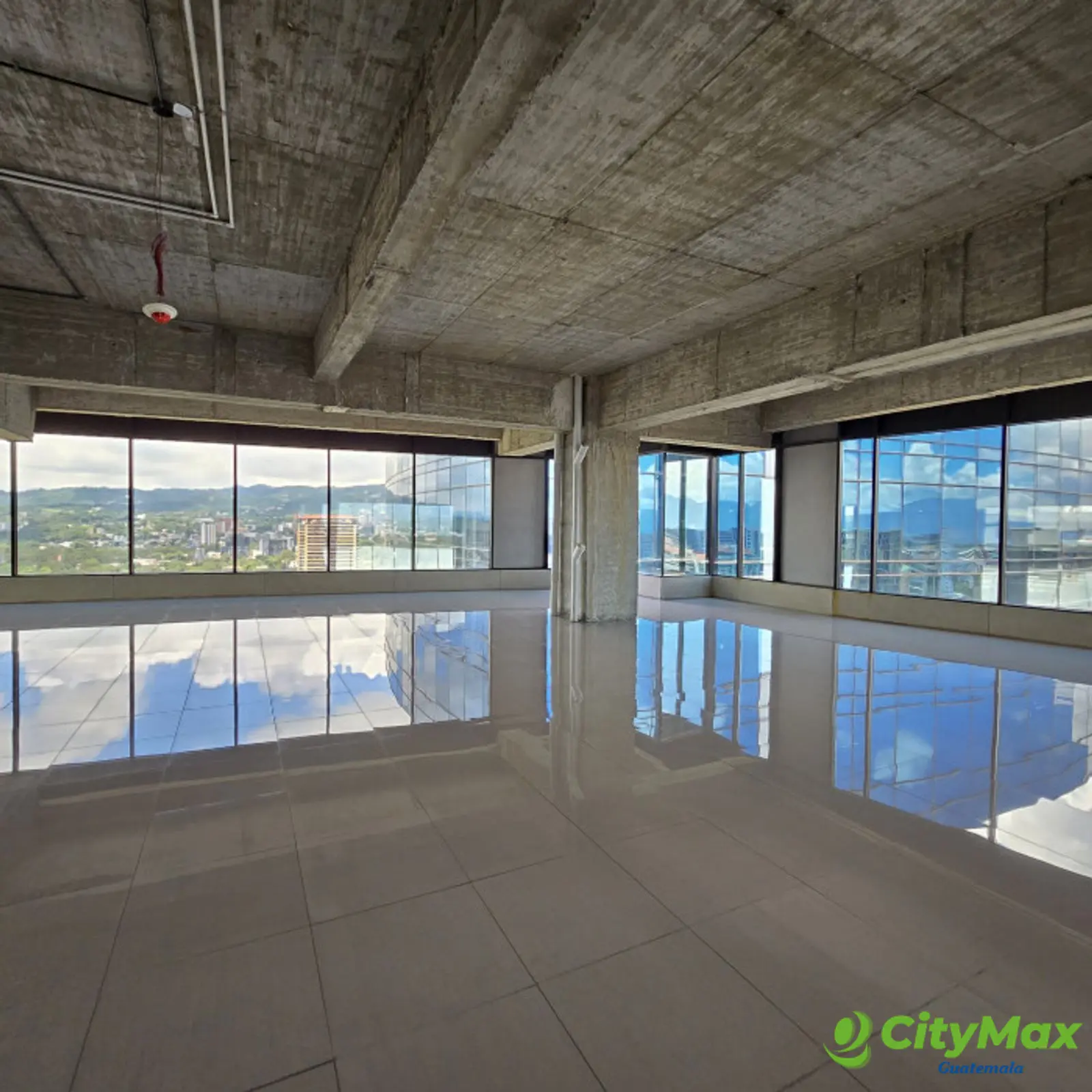En venta oficinas en Zona 10 Diagonal 6 Guatemala - foto 10