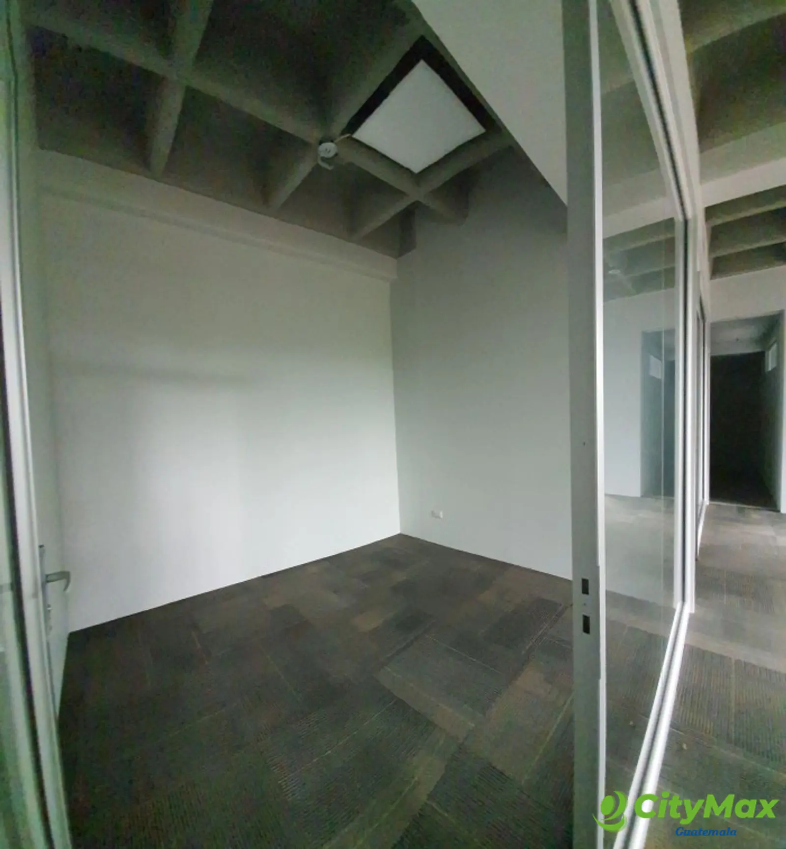 Alquiler oficina en zona 10 Diagonal ¡oficina céntrica! - foto 4