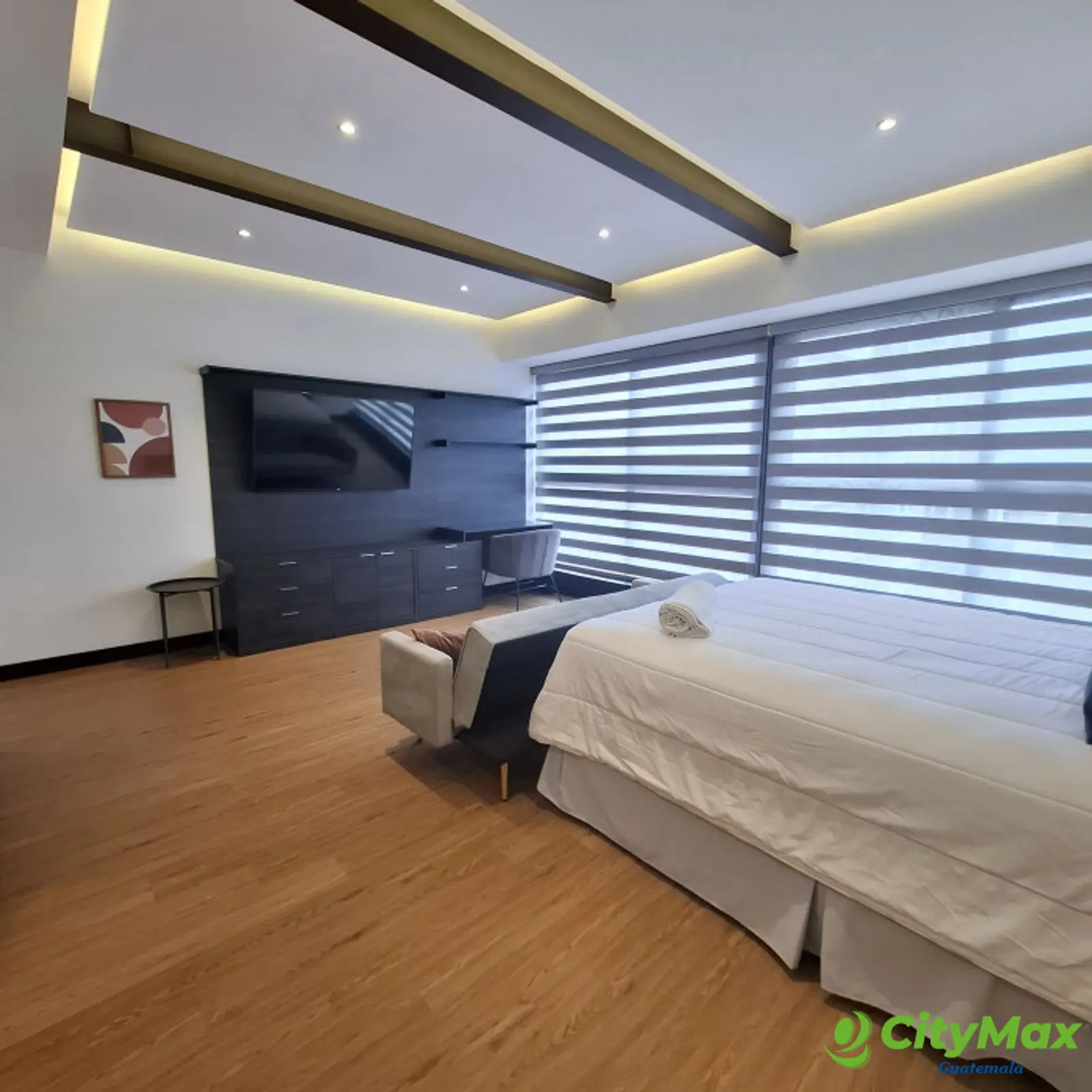 Apartamento- estudio amueblado en alquiler en Zona 10  - foto 4
