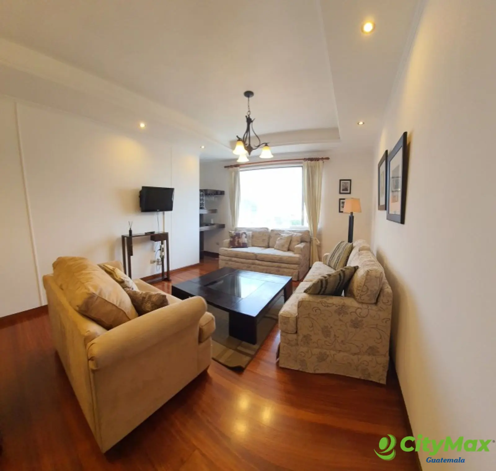 En Alquiler Apartamento en Zona 10 Amueblado - foto 7