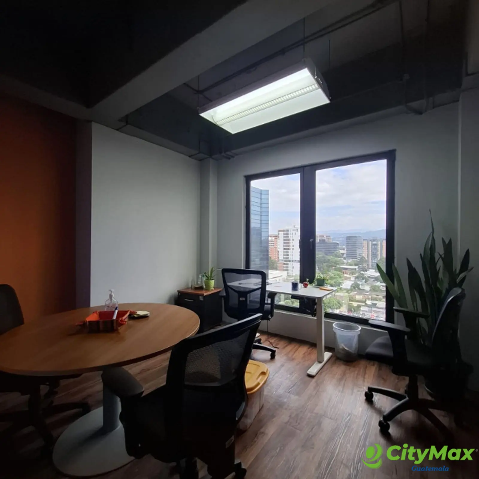 Oficina para inversión en venta en zona 10 Medio nivel - foto 14