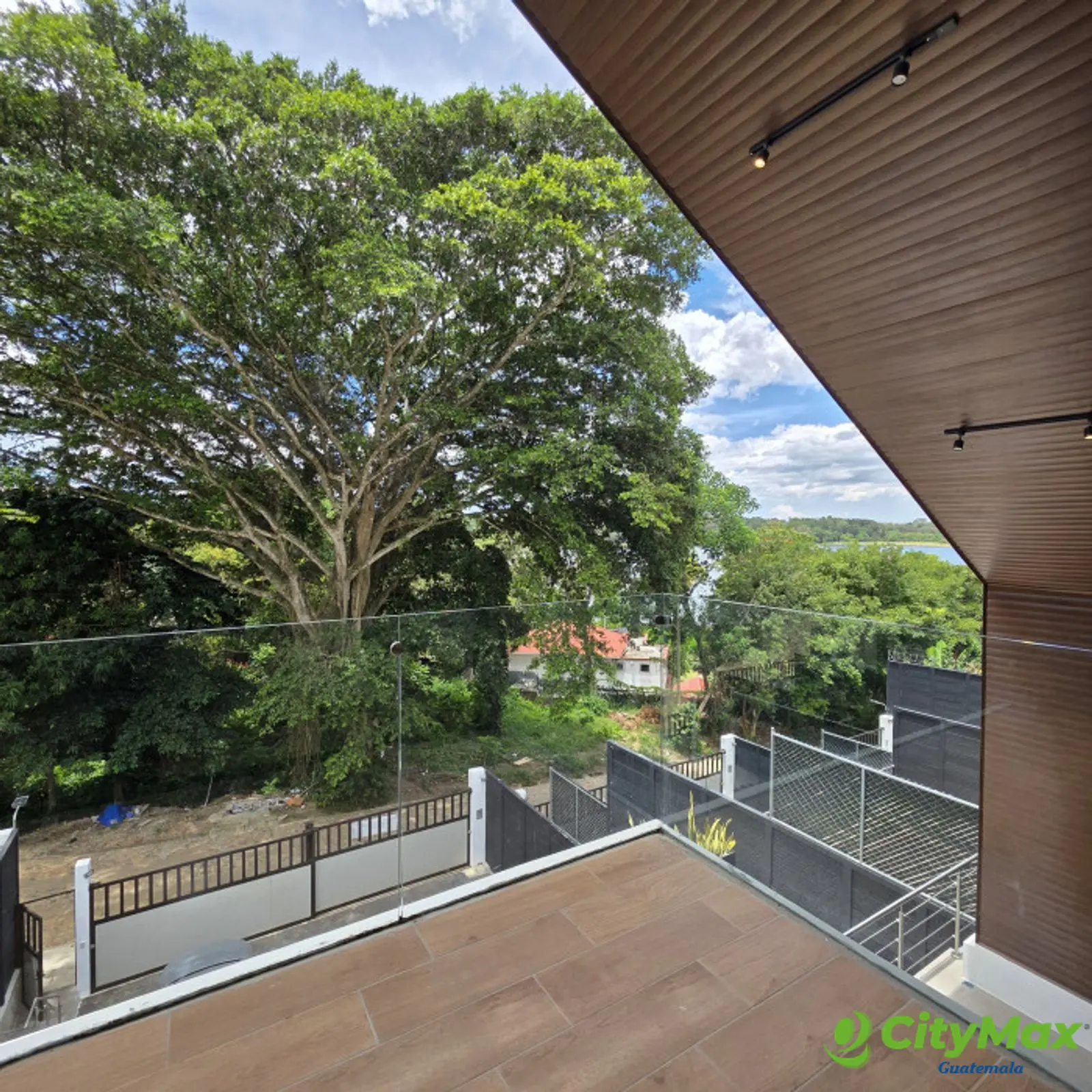 Exclusiva Casa en Venta en Laguna El Pino Guatemala - foto 9