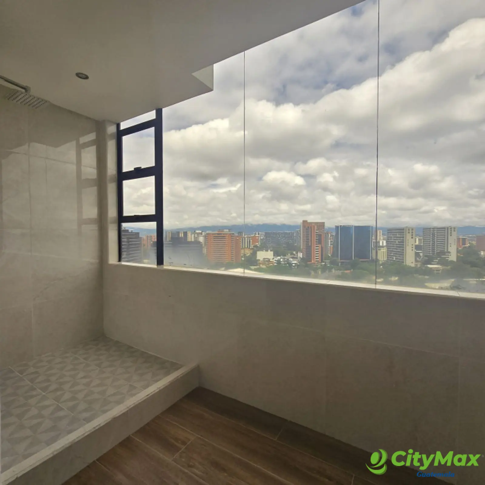 En Venta Apartamento en Zona 10 REMODELADO  - foto 13