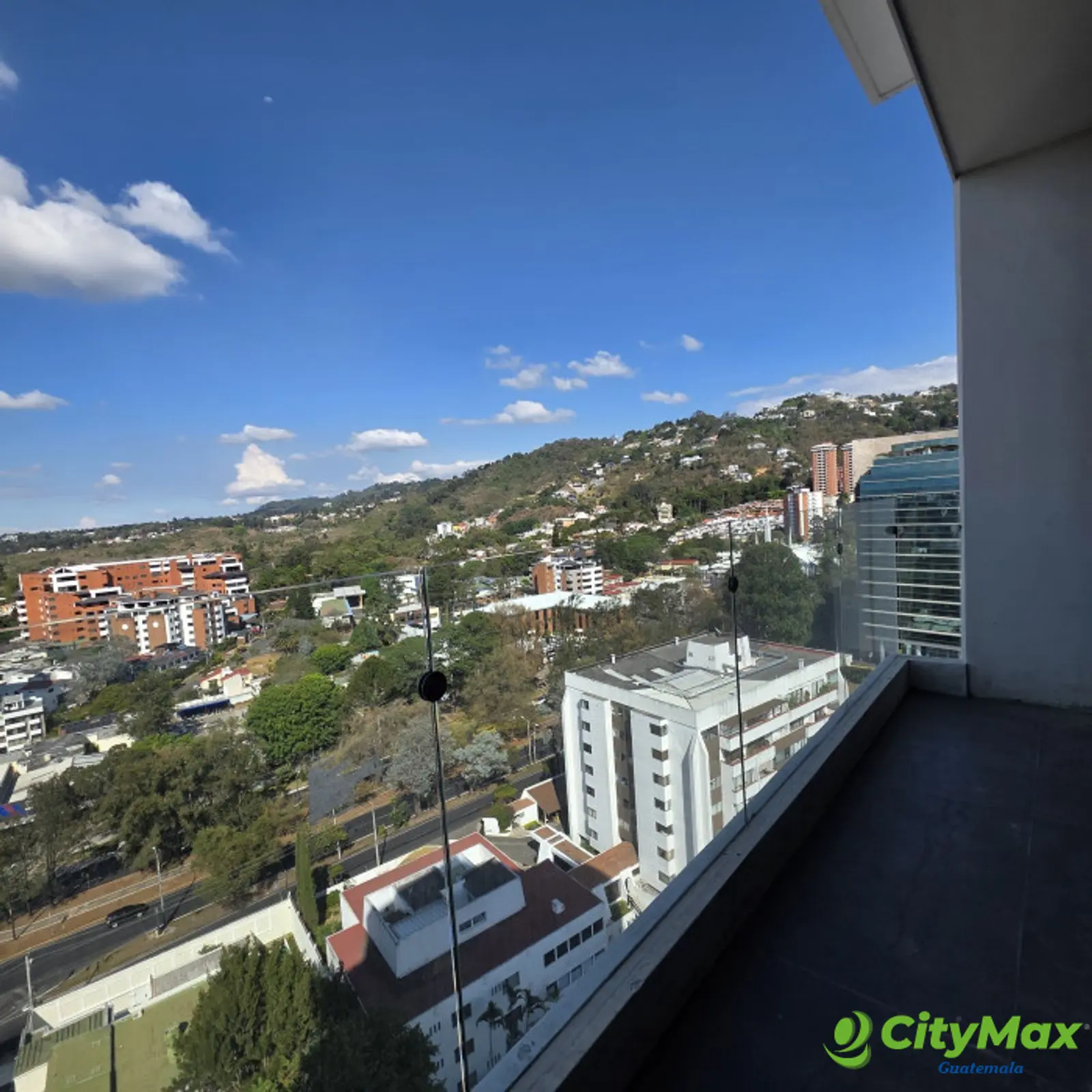 Apartamento 3 Dormitorios en Venta Zona 15 Nivel Alto - foto 14
