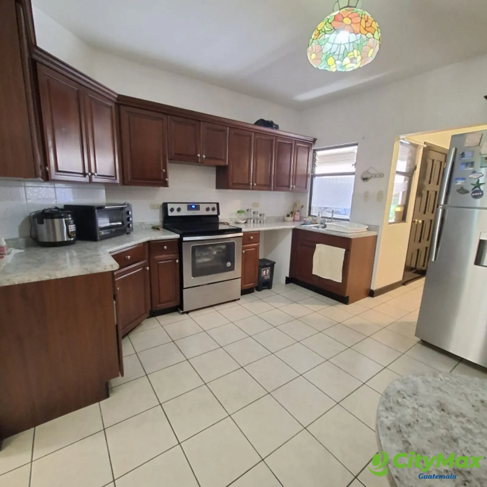 Casa en Venta 245 metros zona 4 de Mixco con garita - foto 4