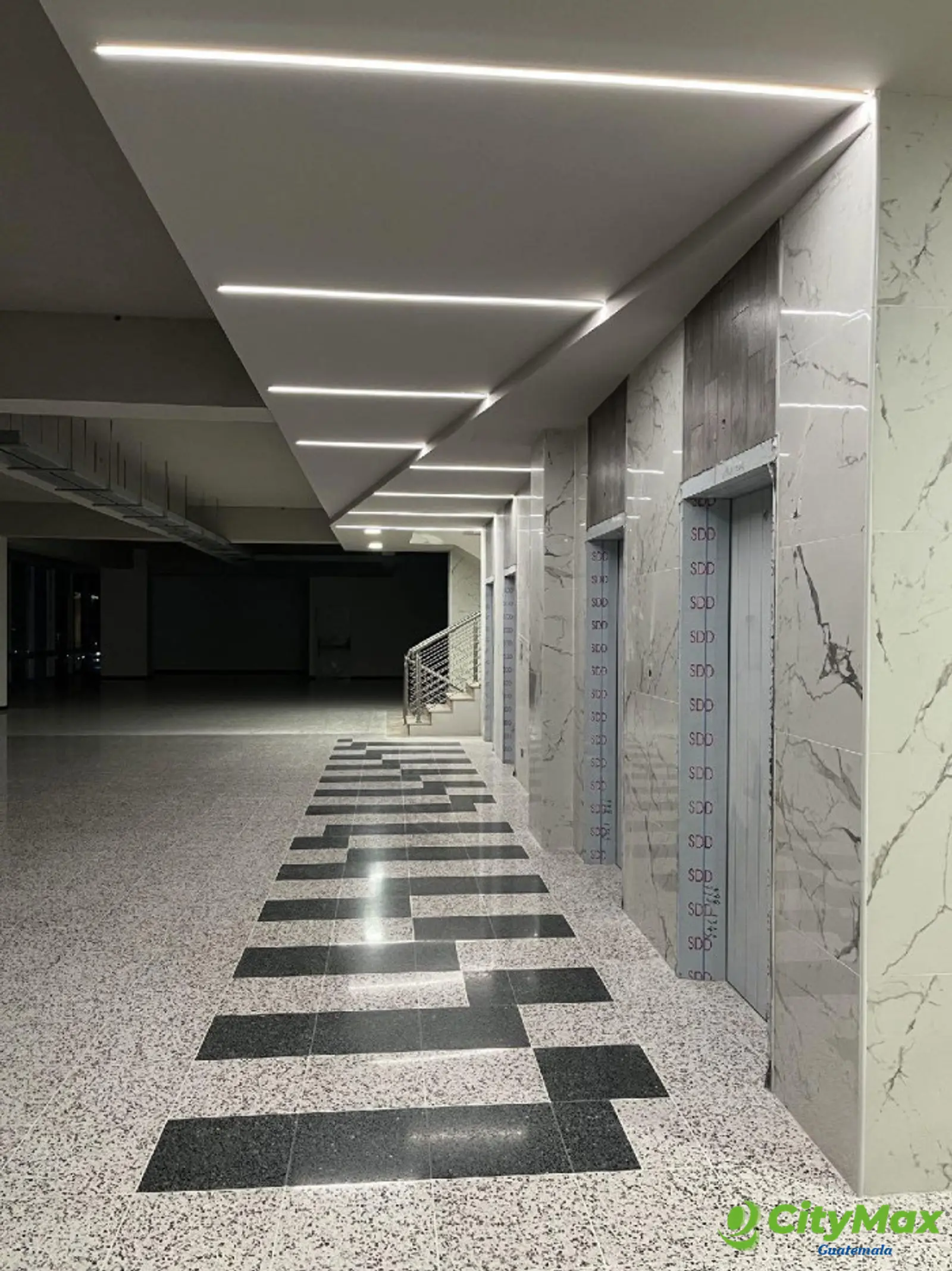 EDIFICIO EN RENTA CON 8,000M2 BOULEVAR PROCERES ZONA 10 - foto 7