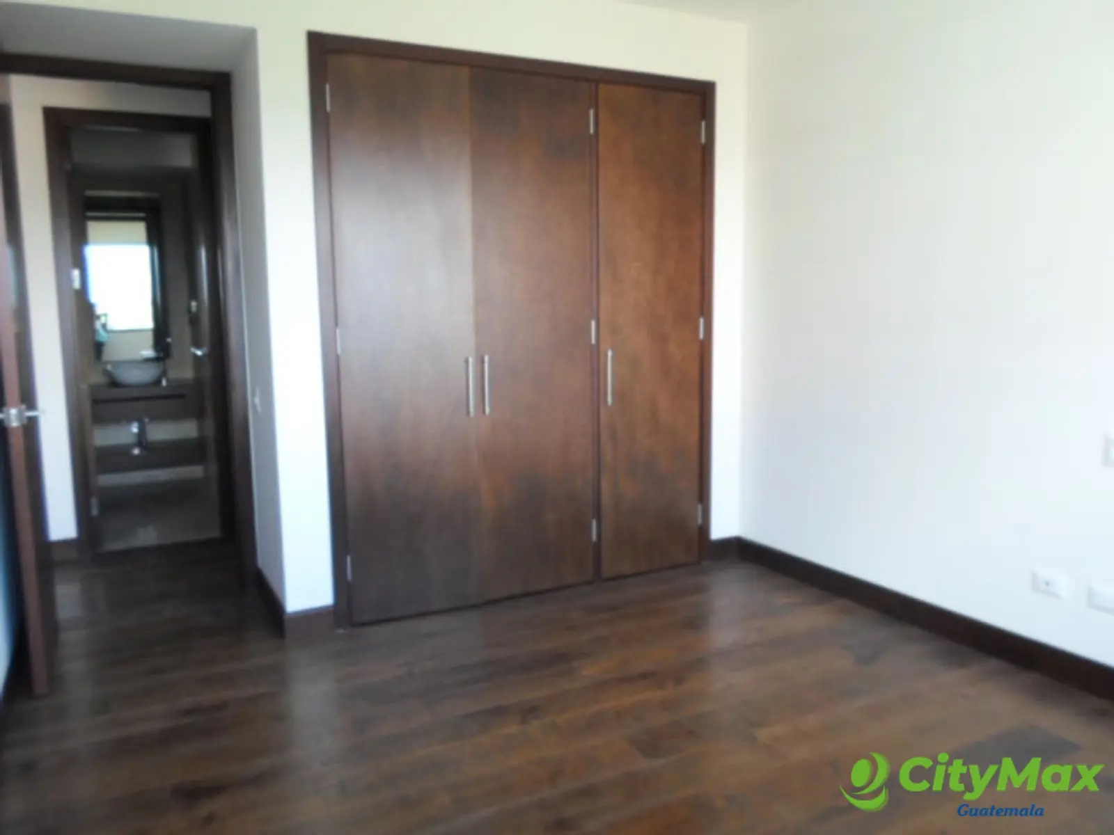 Apartamento en Venta en Tiffany Zona 14 Guatemala - foto 11