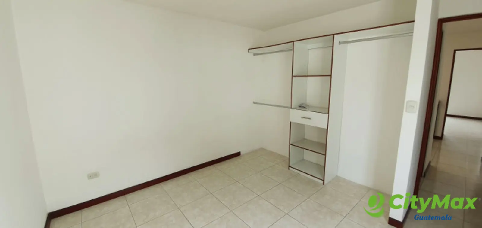 Casa en Venta en Villa Capri Carretera a el Salvador - foto 8